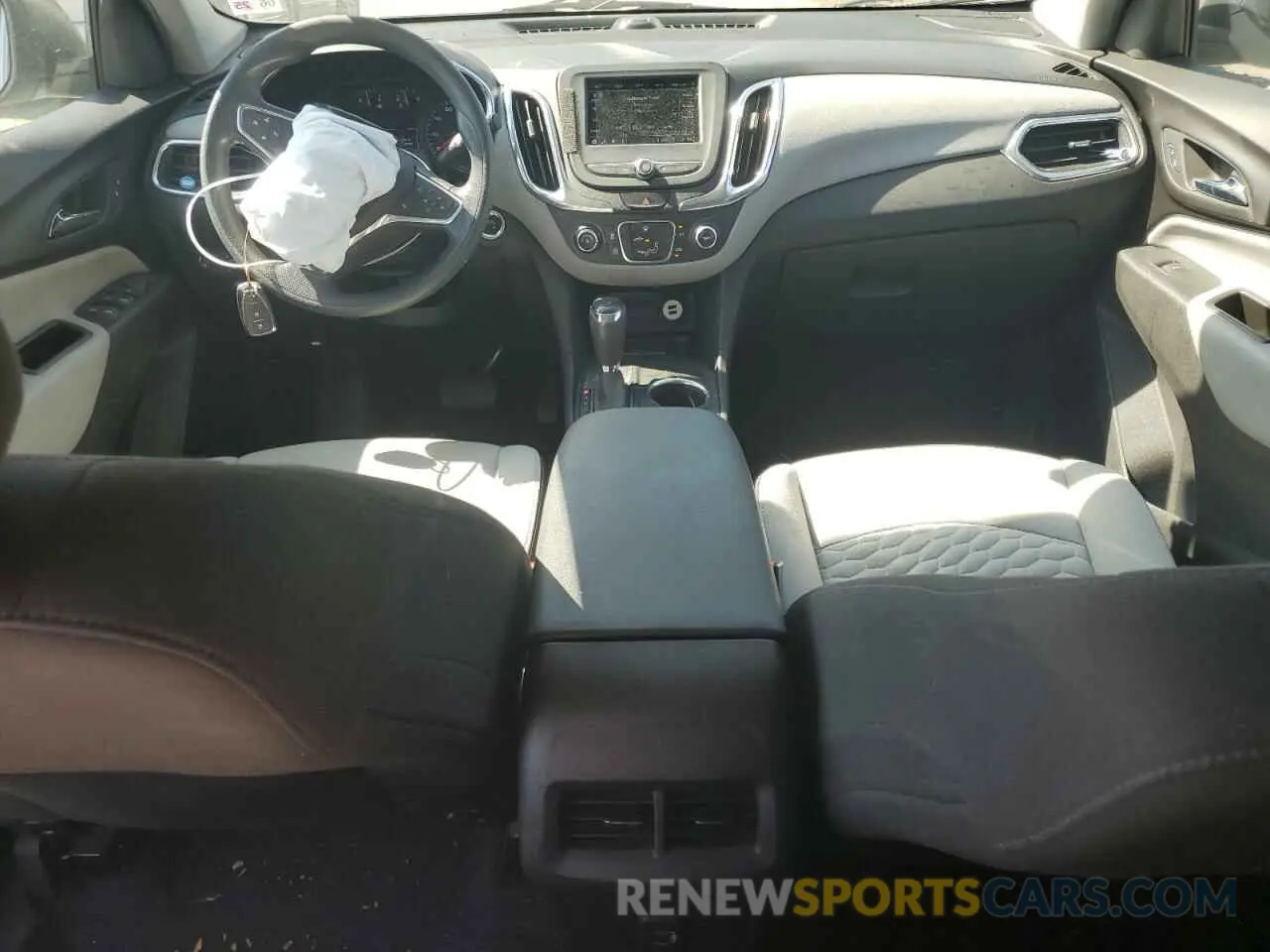 8 Photograph of a damaged car 3GNAXHEV7KS640826 CHEVROLET EQUINOX 2019