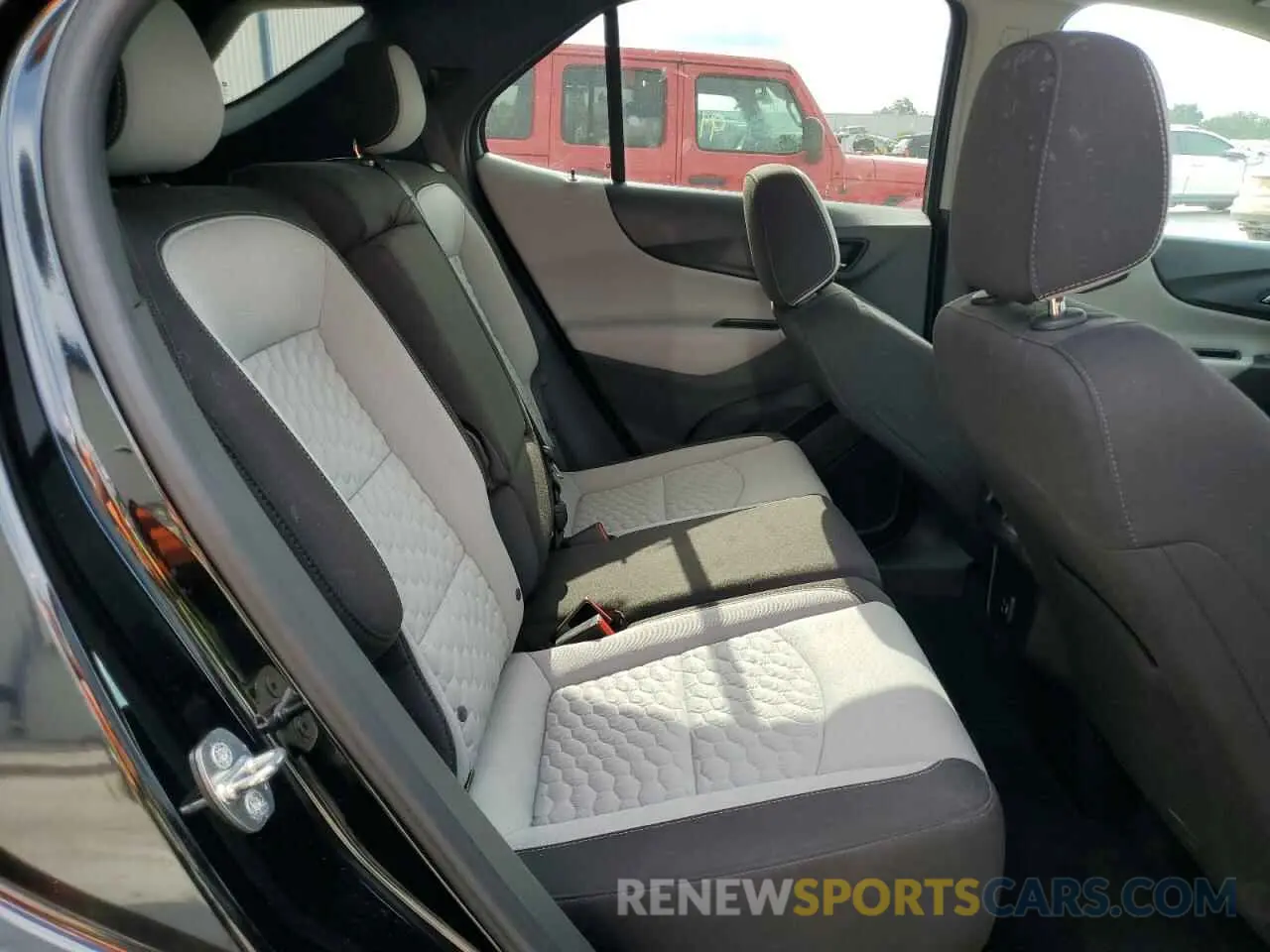 11 Photograph of a damaged car 3GNAXHEV8KL183423 CHEVROLET EQUINOX 2019