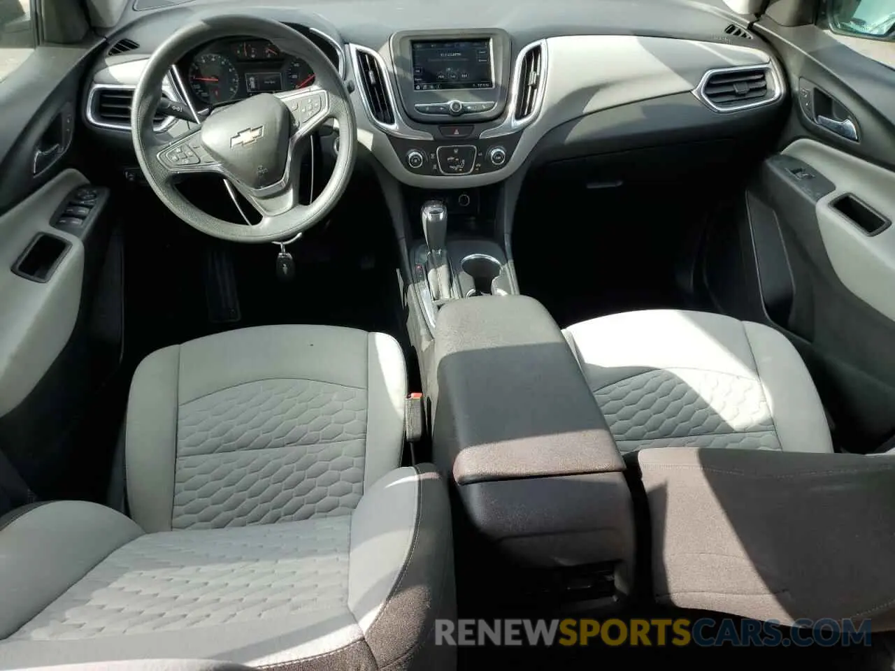 8 Photograph of a damaged car 3GNAXHEV8KL183423 CHEVROLET EQUINOX 2019