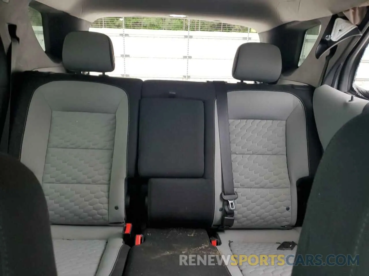 10 Photograph of a damaged car 3GNAXHEV8KL255463 CHEVROLET EQUINOX 2019