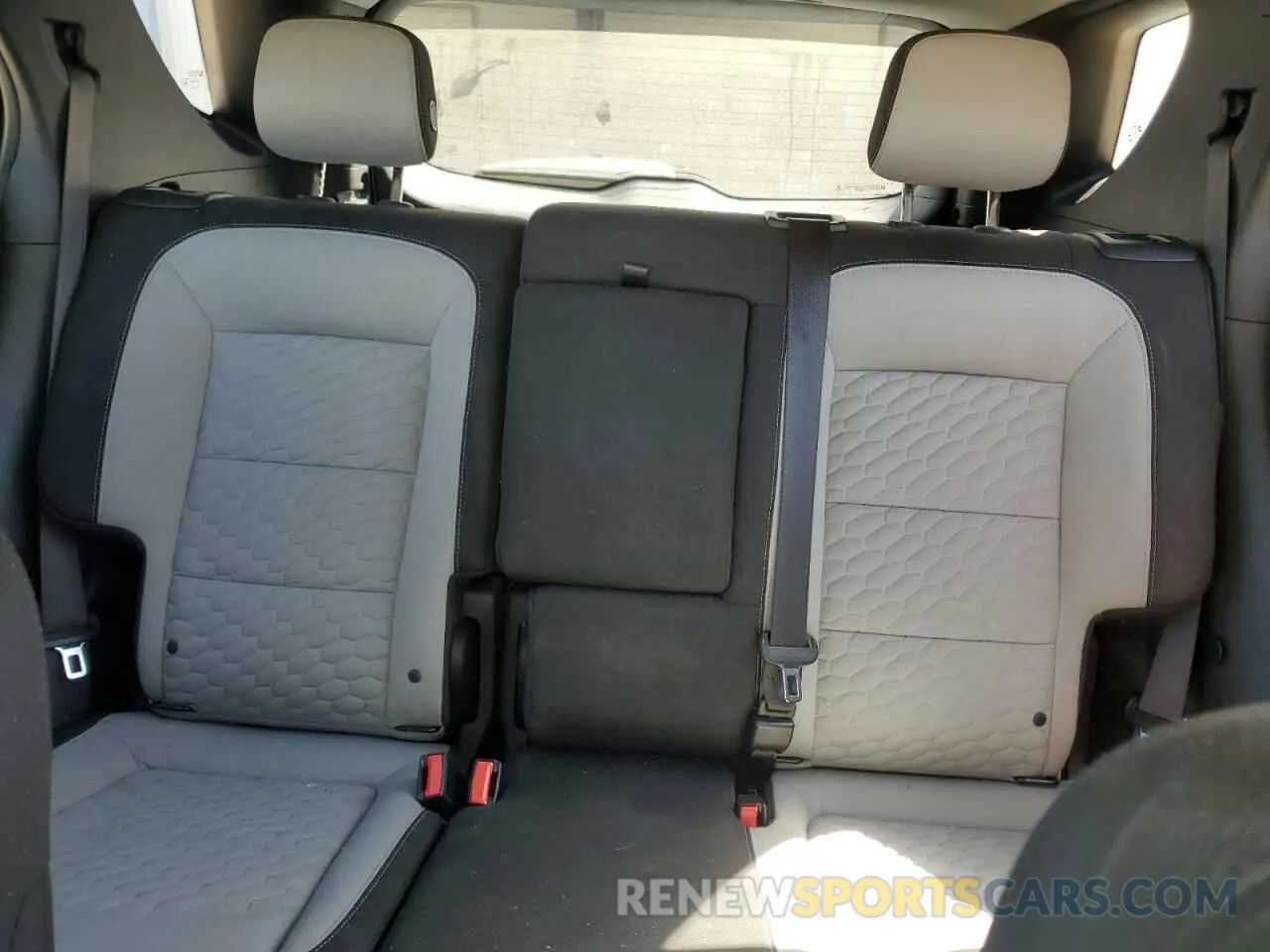 10 Photograph of a damaged car 3GNAXHEV8KS659787 CHEVROLET EQUINOX 2019