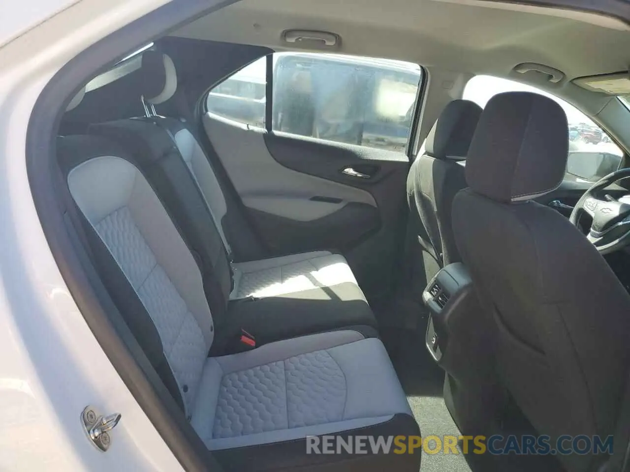 11 Photograph of a damaged car 3GNAXHEV8KS659787 CHEVROLET EQUINOX 2019