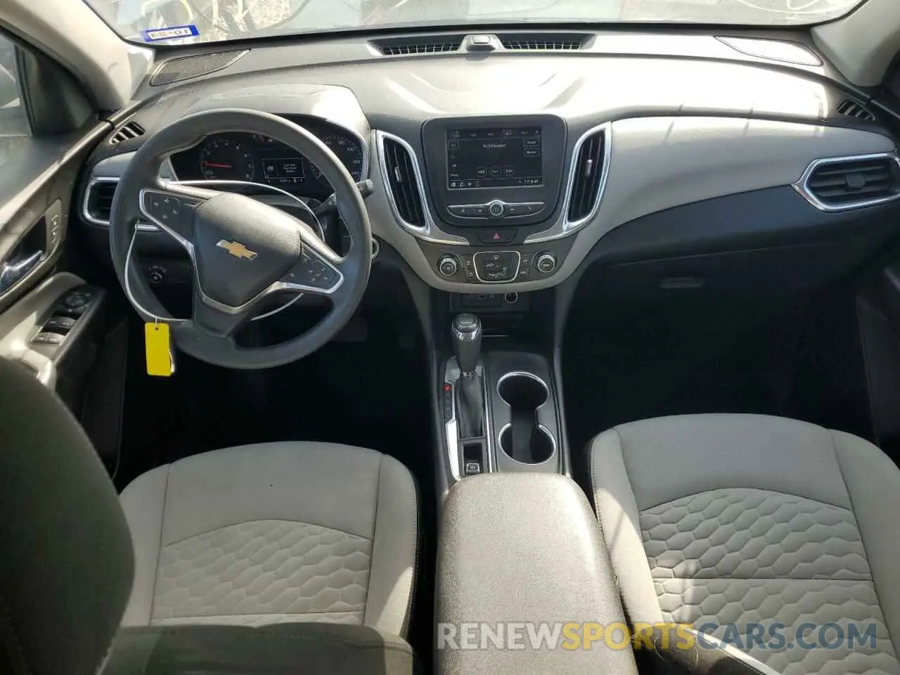 8 Photograph of a damaged car 3GNAXHEV8KS659787 CHEVROLET EQUINOX 2019