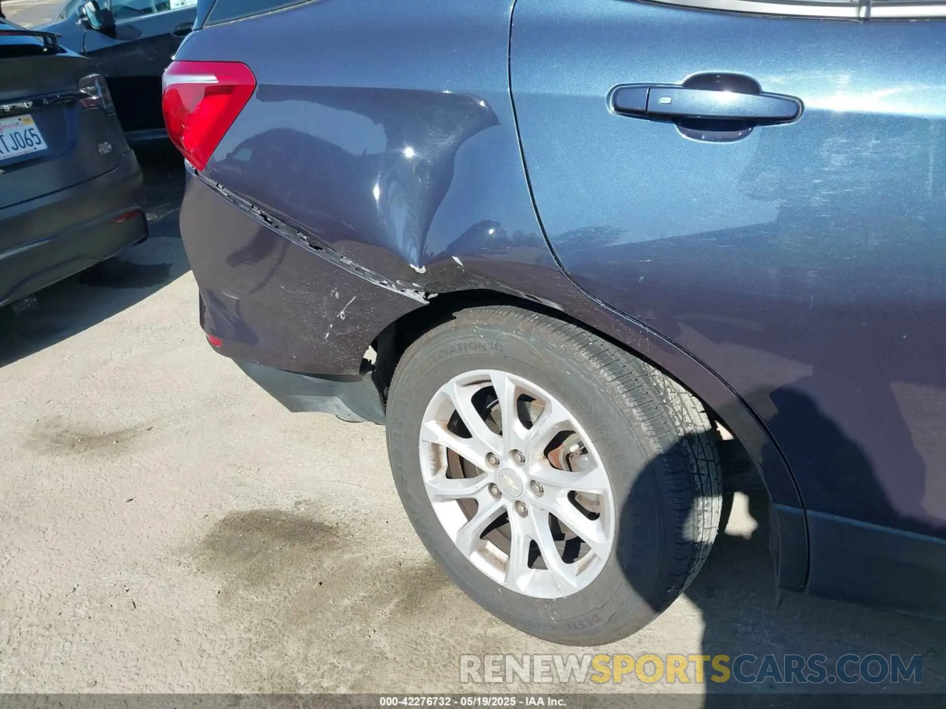 6 Photograph of a damaged car 3GNAXHEV9KL201413 CHEVROLET EQUINOX 2019