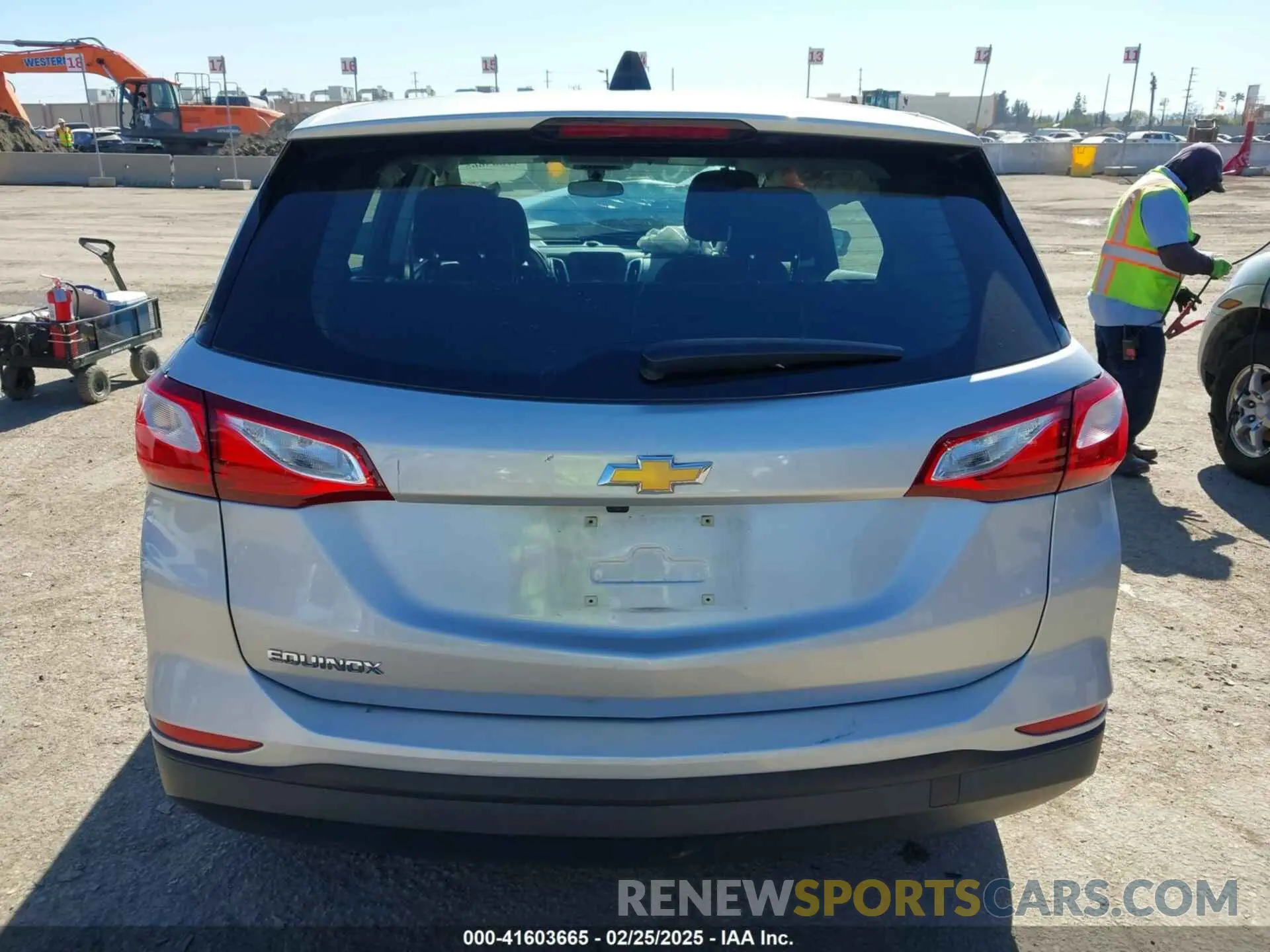 17 Photograph of a damaged car 3GNAXHEV9KL222505 CHEVROLET EQUINOX 2019