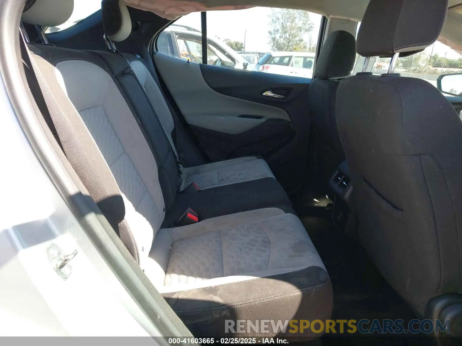 8 Photograph of a damaged car 3GNAXHEV9KL222505 CHEVROLET EQUINOX 2019