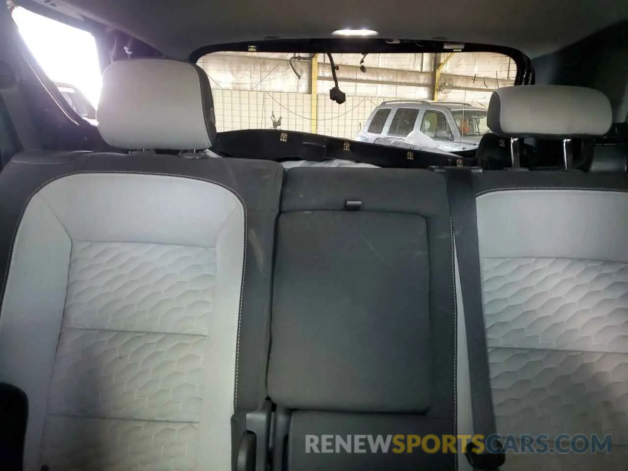 10 Photograph of a damaged car 3GNAXHEV9KL265399 CHEVROLET EQUINOX 2019