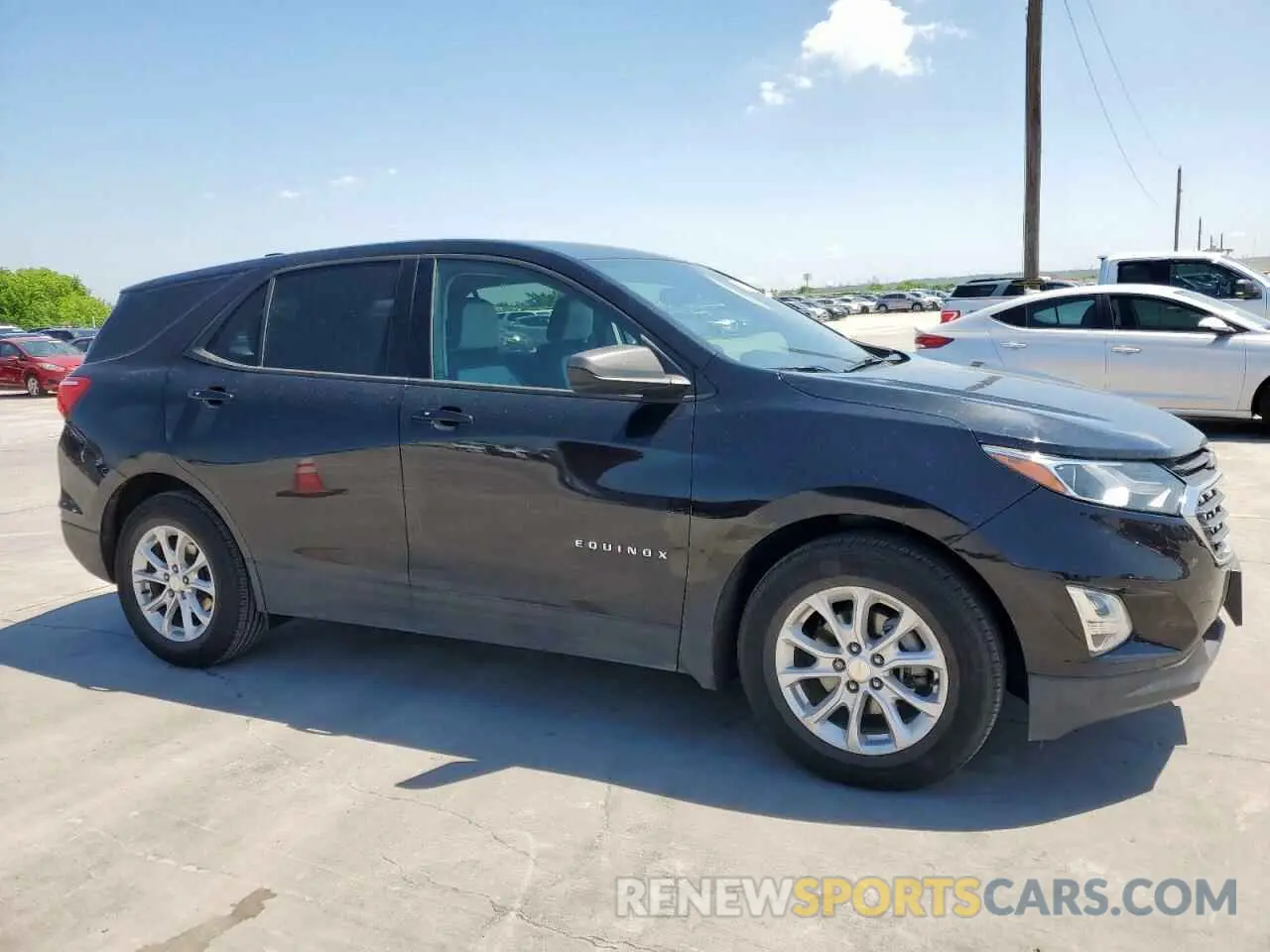 4 Photograph of a damaged car 3GNAXHEV9KL305075 CHEVROLET EQUINOX 2019