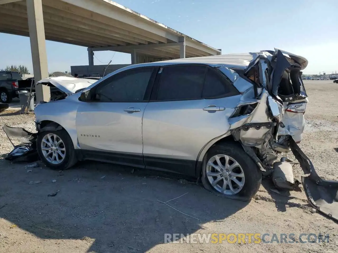 2 Photograph of a damaged car 3GNAXHEV9KS600991 CHEVROLET EQUINOX 2019