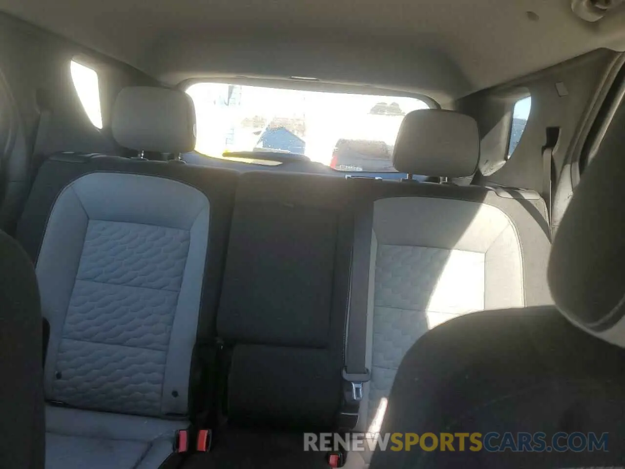 10 Photograph of a damaged car 3GNAXHEV9KS602370 CHEVROLET EQUINOX 2019