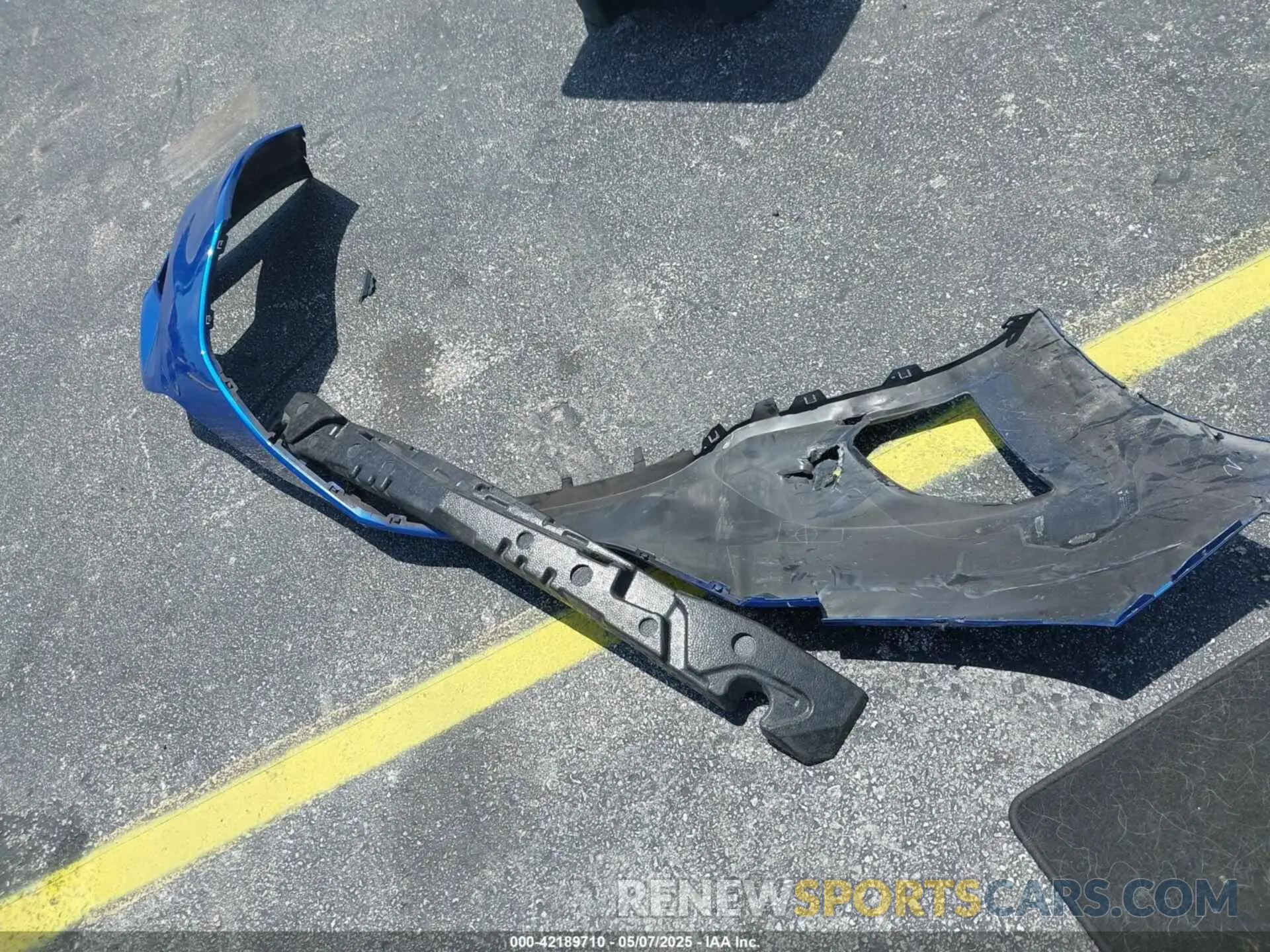 12 Photograph of a damaged car 3GNAXHEV9KS602823 CHEVROLET EQUINOX 2019