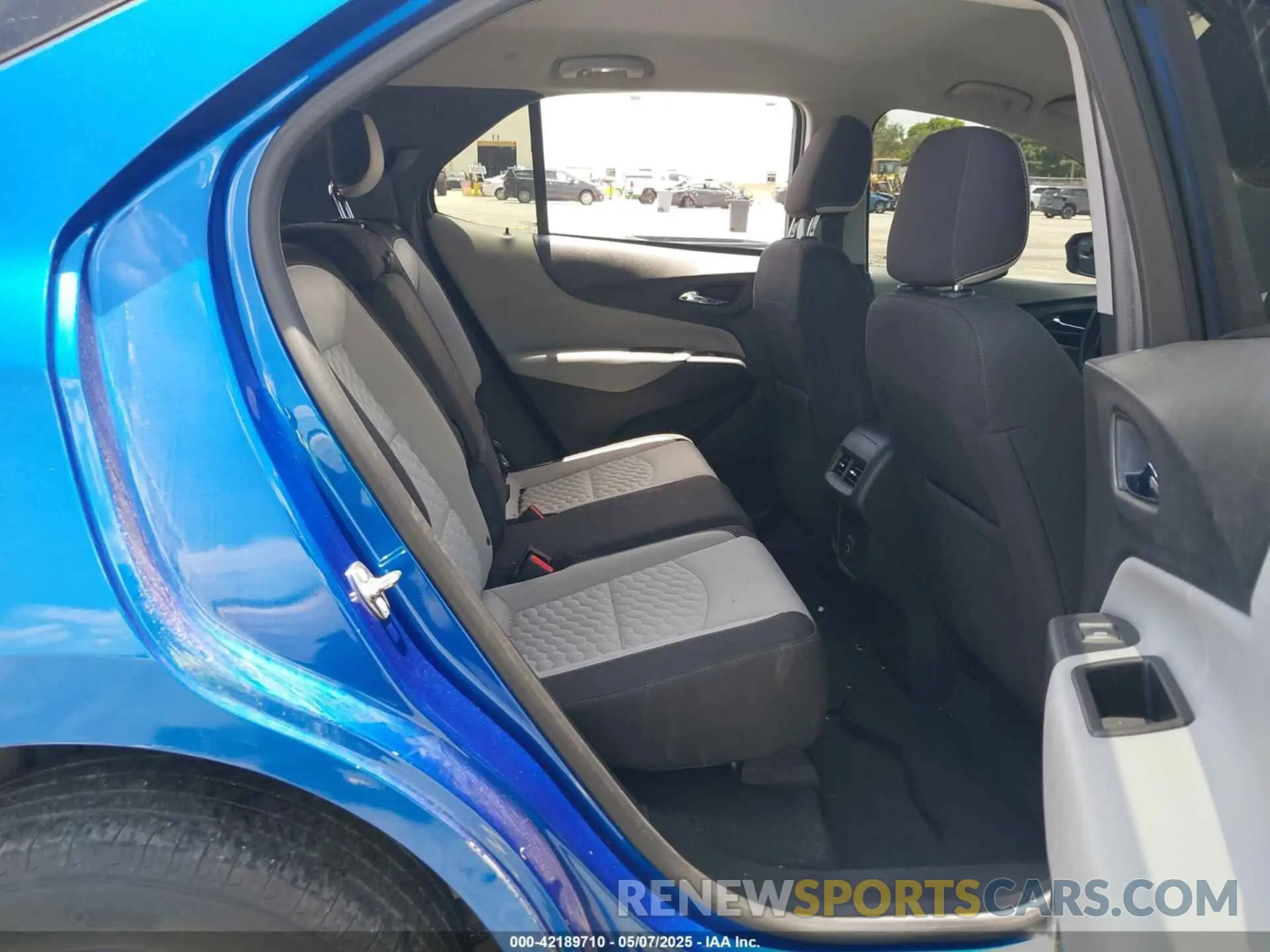 8 Photograph of a damaged car 3GNAXHEV9KS602823 CHEVROLET EQUINOX 2019