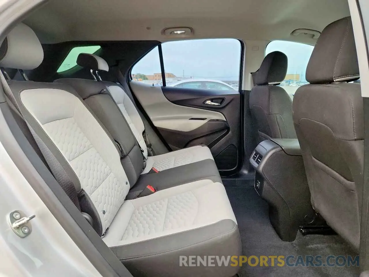 11 Photograph of a damaged car 3GNAXHEV9KS614213 CHEVROLET EQUINOX 2019