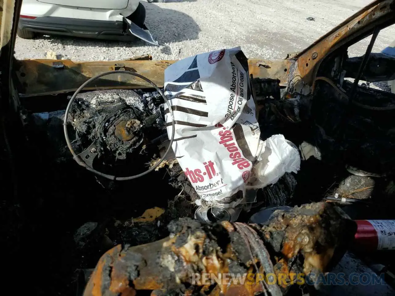 8 Photograph of a damaged car 3GNAXHEV9KS651245 CHEVROLET EQUINOX 2019