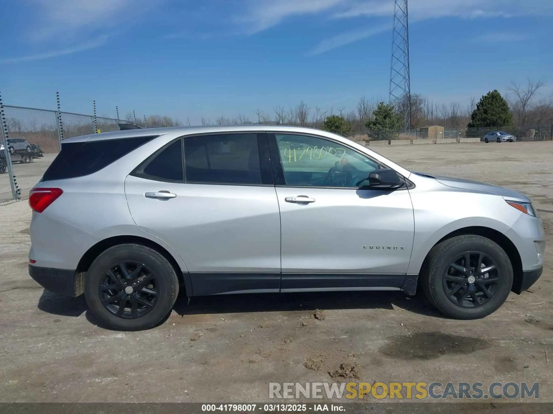 13 Photograph of a damaged car 3GNAXHEV9KS664142 CHEVROLET EQUINOX 2019