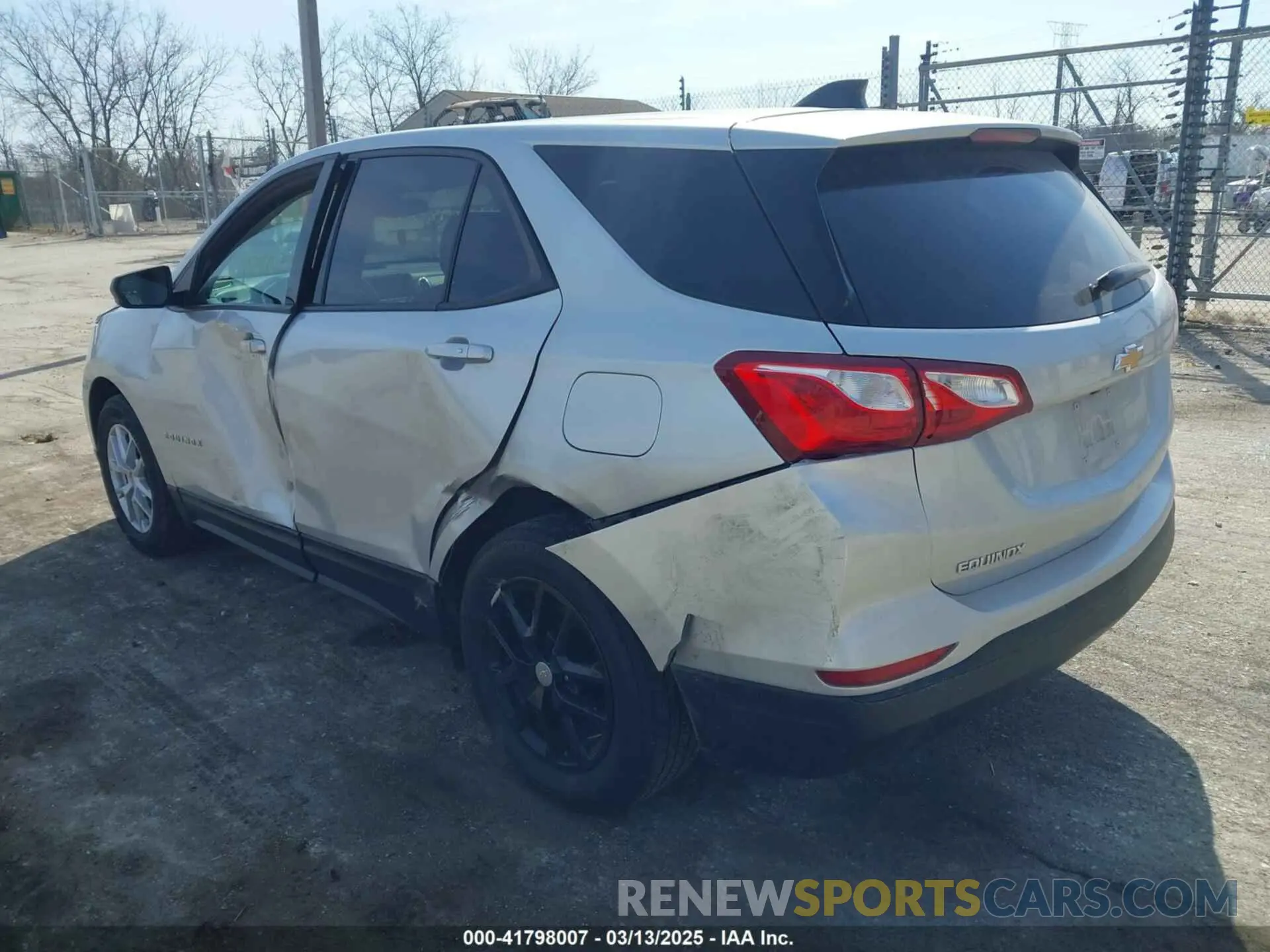 3 Photograph of a damaged car 3GNAXHEV9KS664142 CHEVROLET EQUINOX 2019