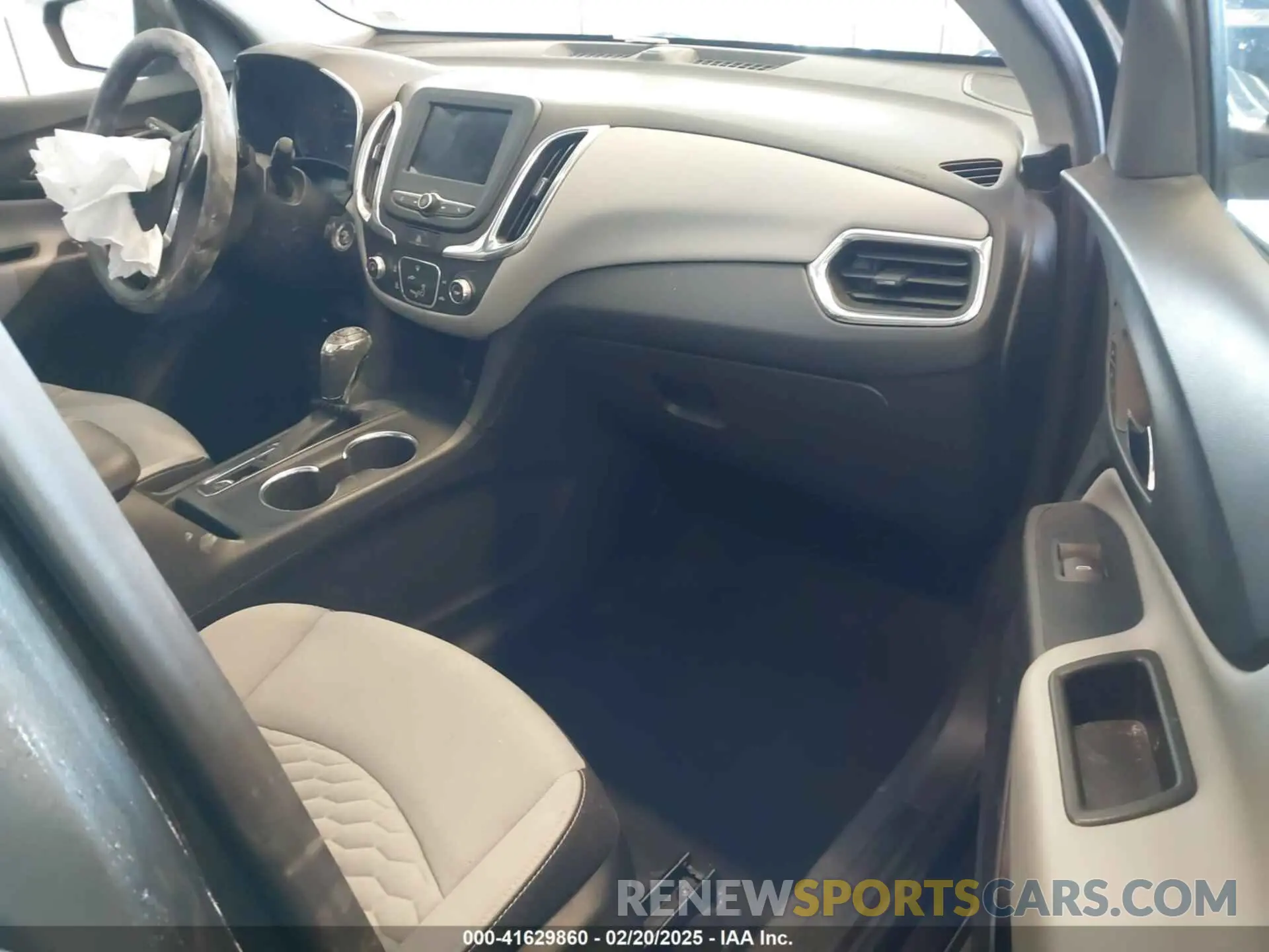5 Photograph of a damaged car 3GNAXHEV9KS666828 CHEVROLET EQUINOX 2019