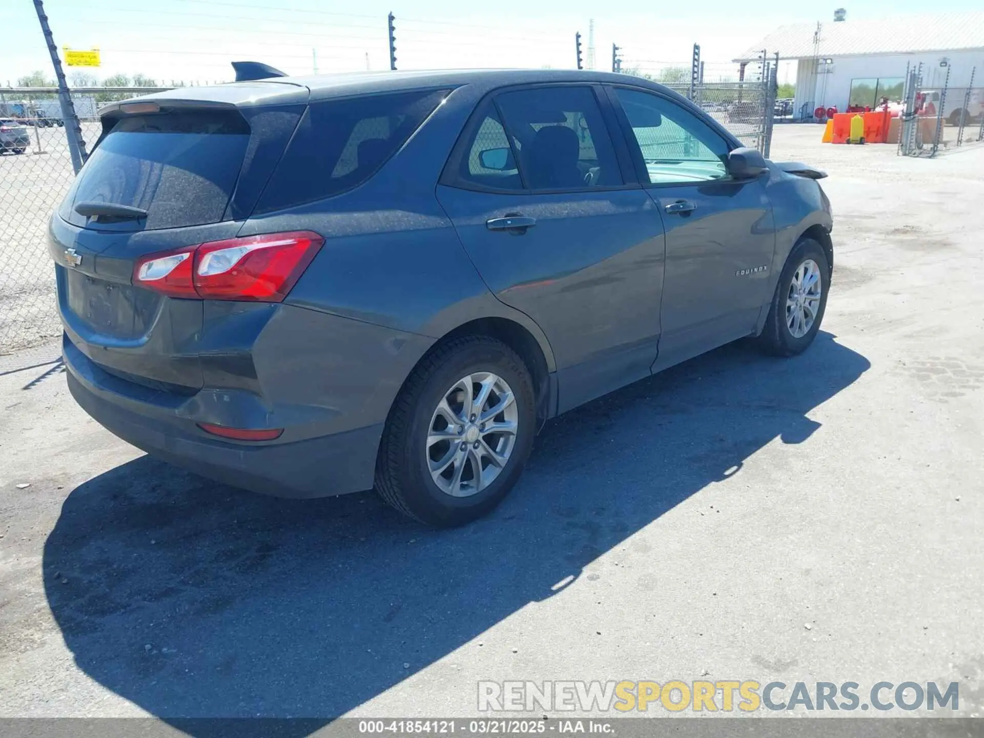 4 Photograph of a damaged car 3GNAXHEVXKL370145 CHEVROLET EQUINOX 2019
