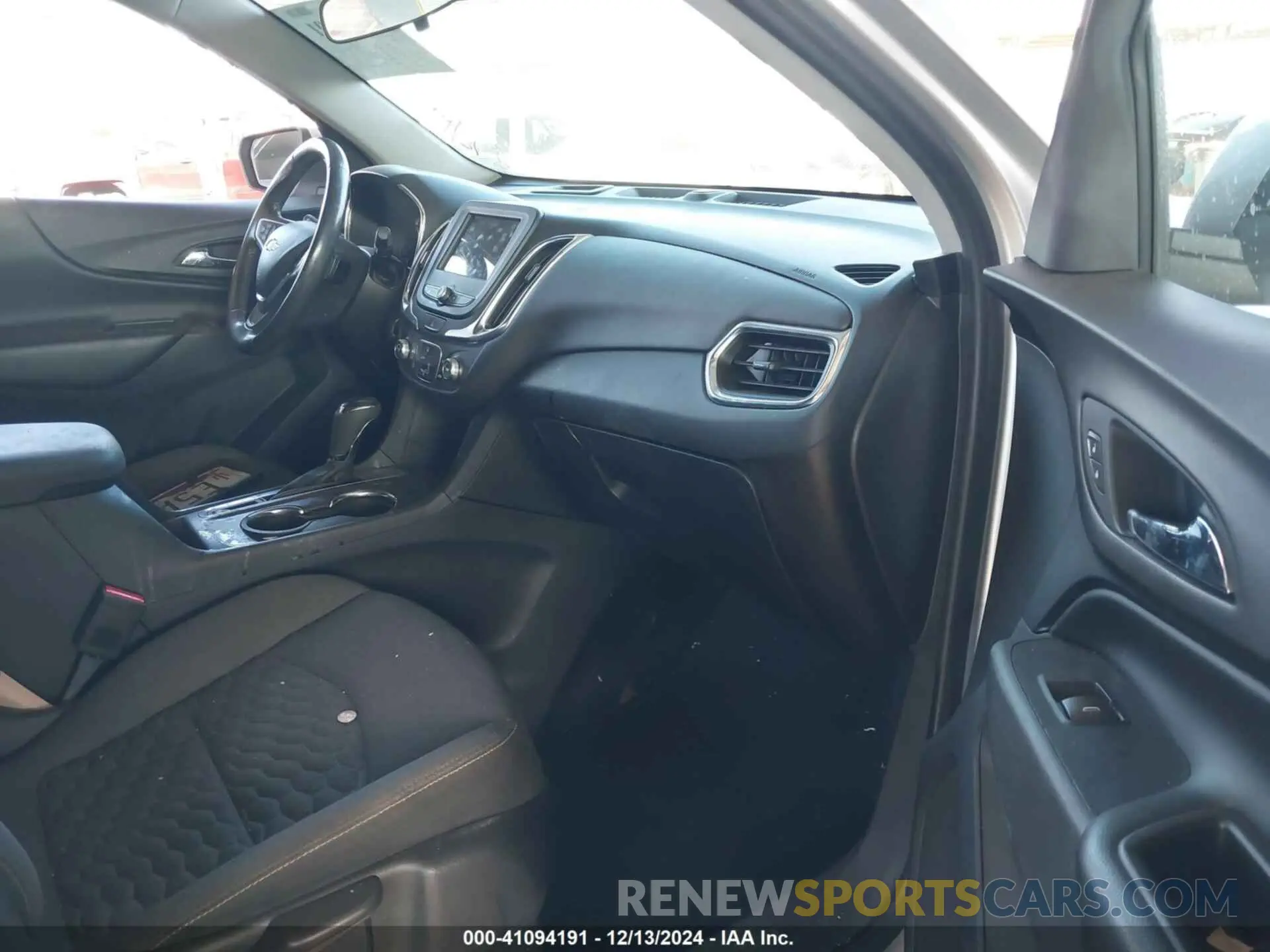 5 Photograph of a damaged car 3GNAXJEV0KS628475 CHEVROLET EQUINOX 2019