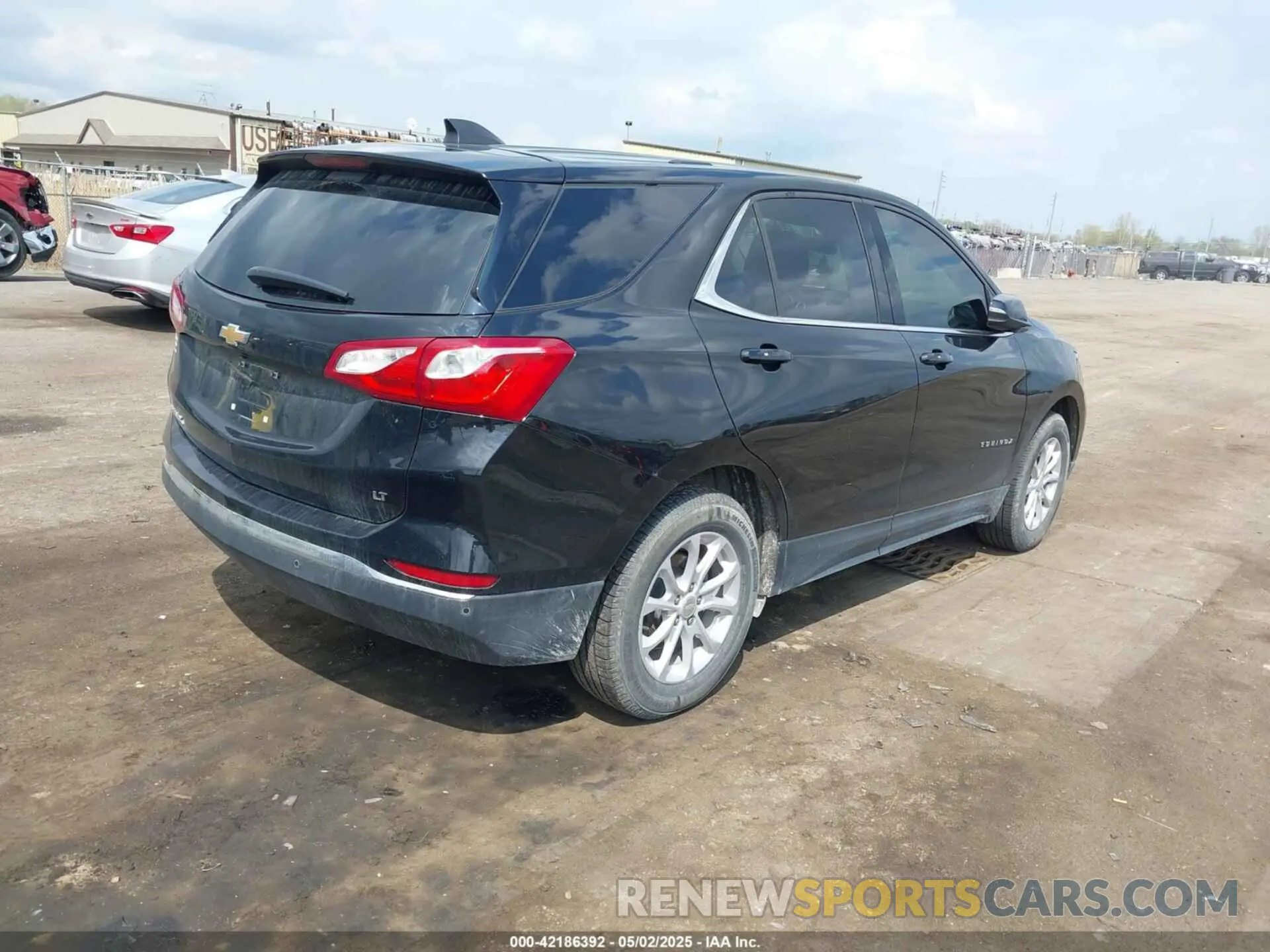 4 Photograph of a damaged car 3GNAXJEV2KL348163 CHEVROLET EQUINOX 2019