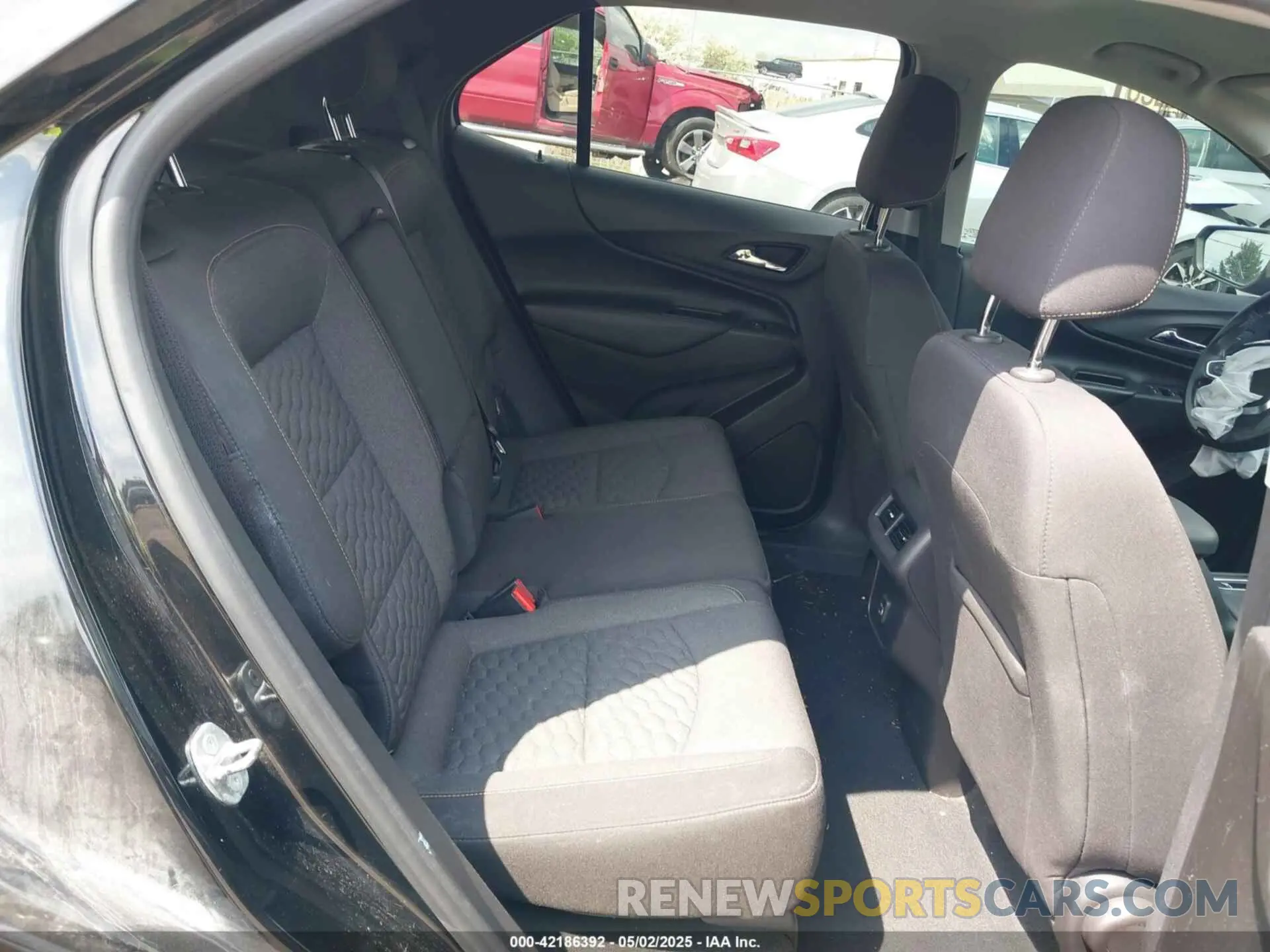 8 Photograph of a damaged car 3GNAXJEV2KL348163 CHEVROLET EQUINOX 2019