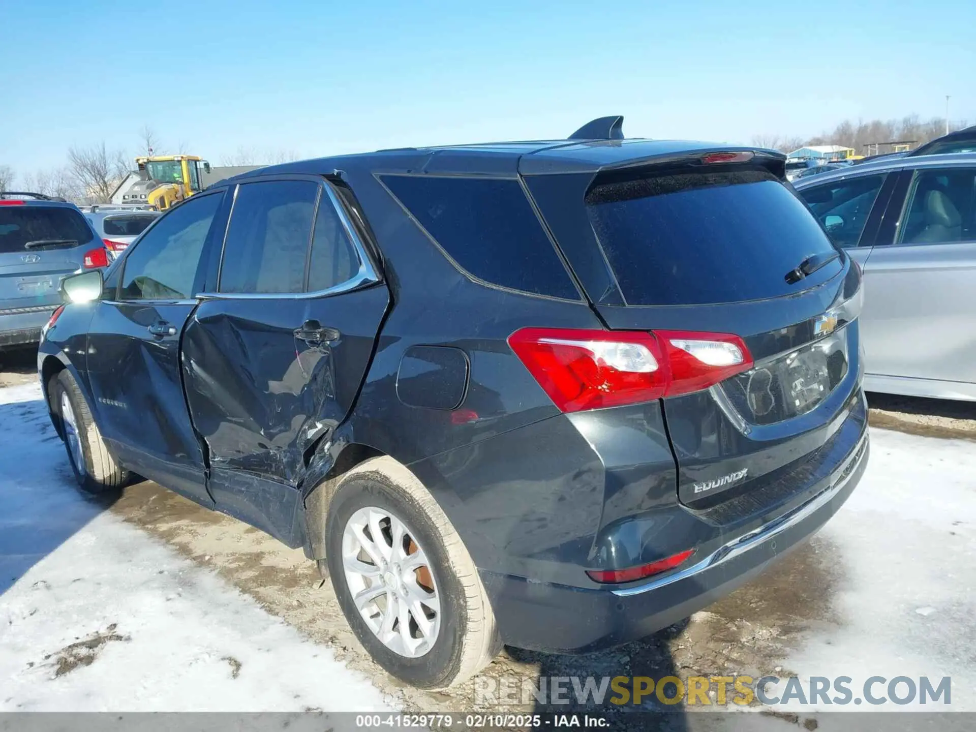 3 Photograph of a damaged car 3GNAXJEV2KS612200 CHEVROLET EQUINOX 2019