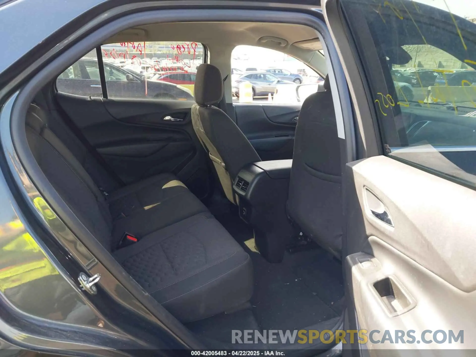 8 Photograph of a damaged car 3GNAXJEV3KS615879 CHEVROLET EQUINOX 2019