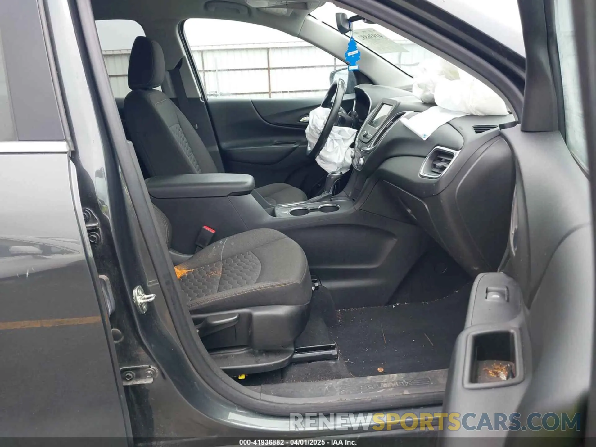 5 Photograph of a damaged car 3GNAXJEV3KS680375 CHEVROLET EQUINOX 2019