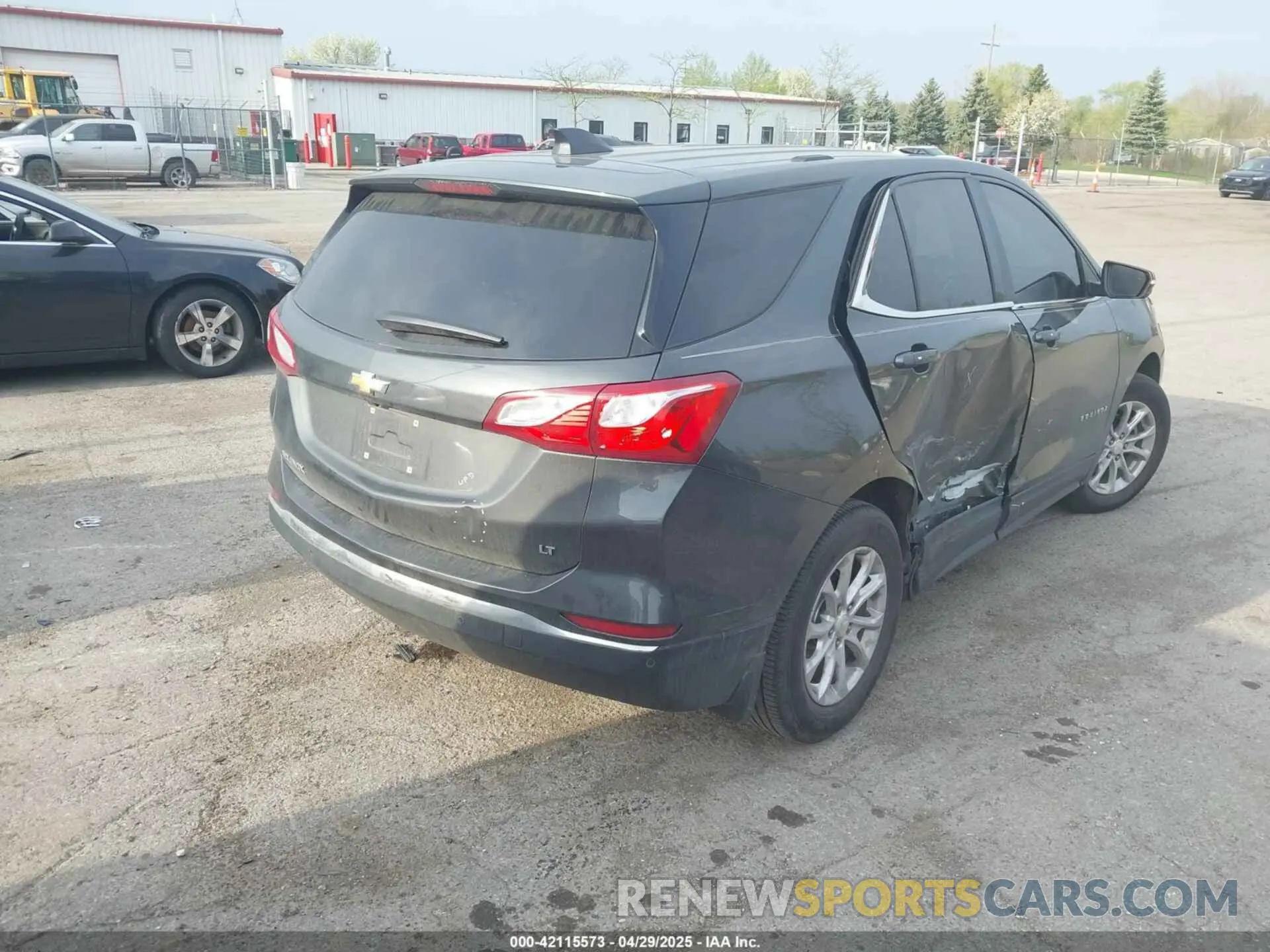 4 Photograph of a damaged car 3GNAXJEV4KL336550 CHEVROLET EQUINOX 2019