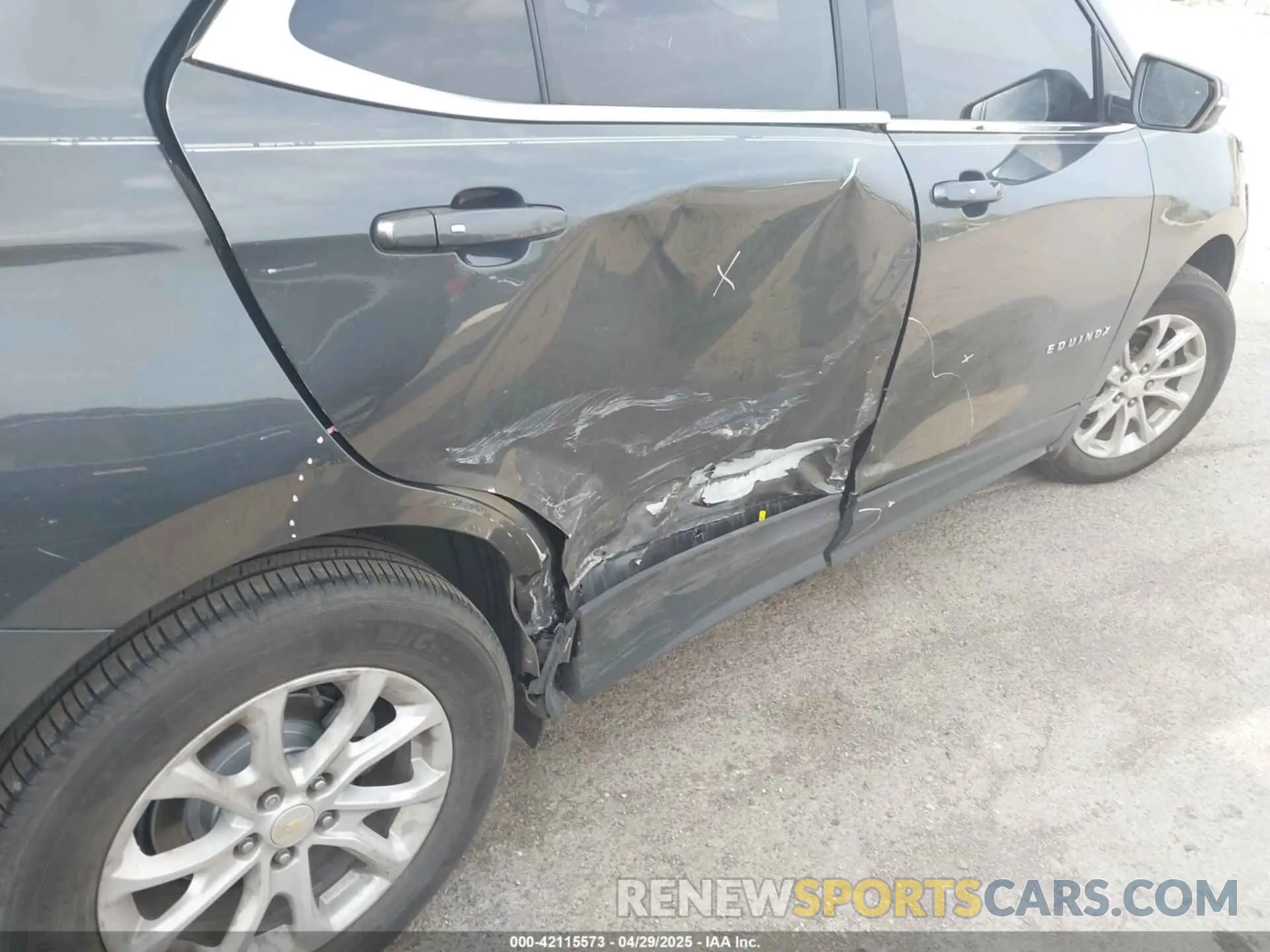 6 Photograph of a damaged car 3GNAXJEV4KL336550 CHEVROLET EQUINOX 2019