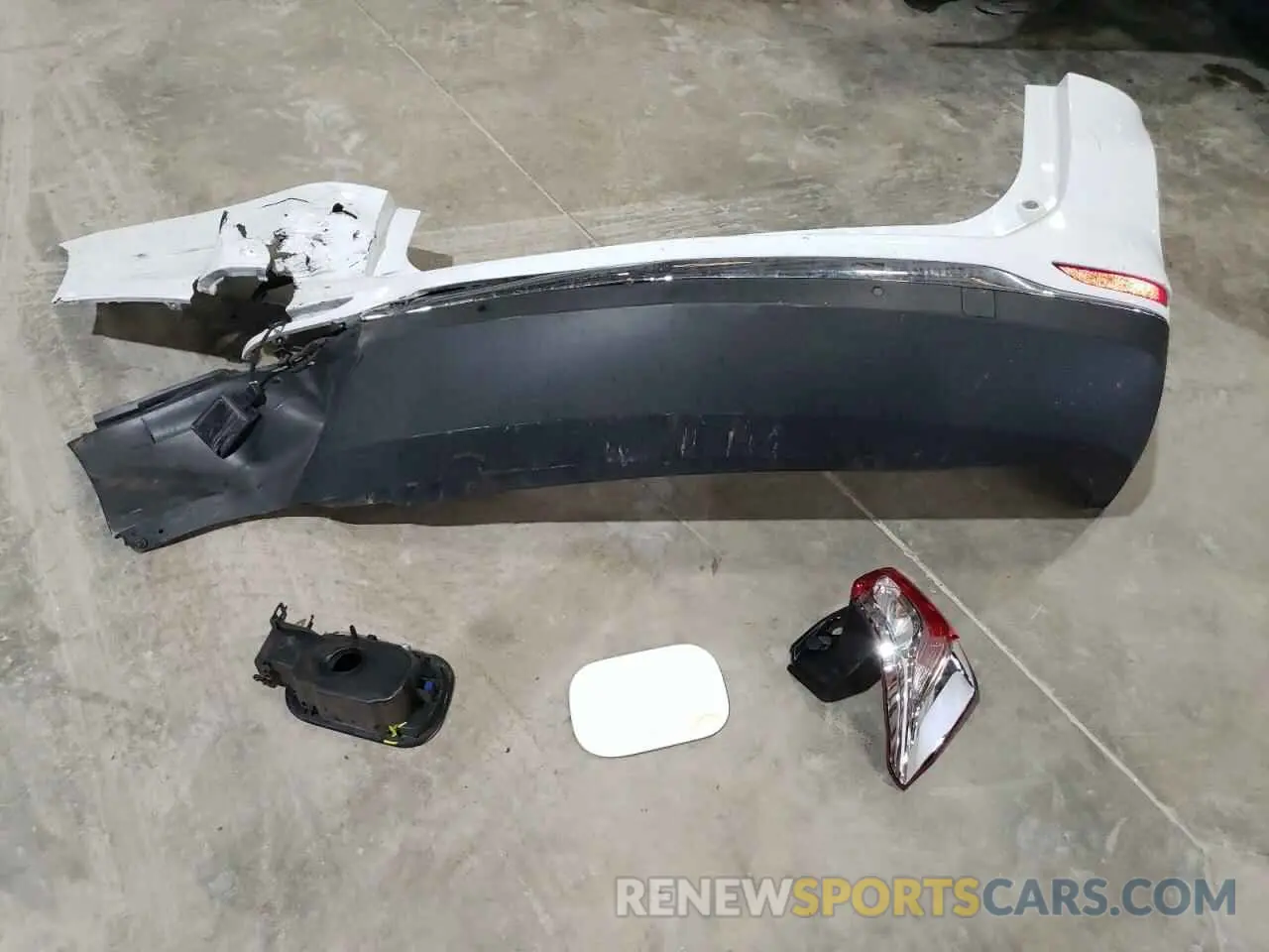 13 Photograph of a damaged car 3GNAXJEV4KS623005 CHEVROLET EQUINOX 2019