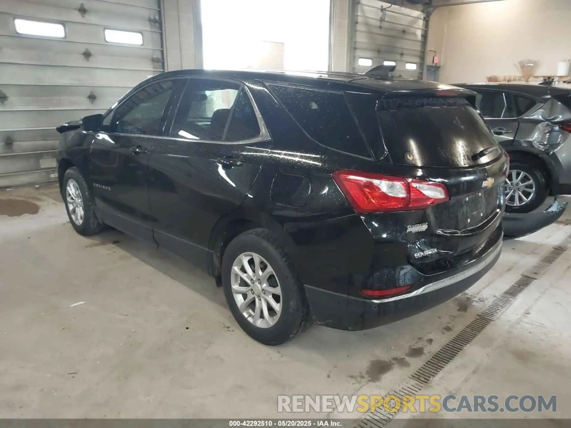 3 Photograph of a damaged car 3GNAXJEV5KL284359 CHEVROLET EQUINOX 2019