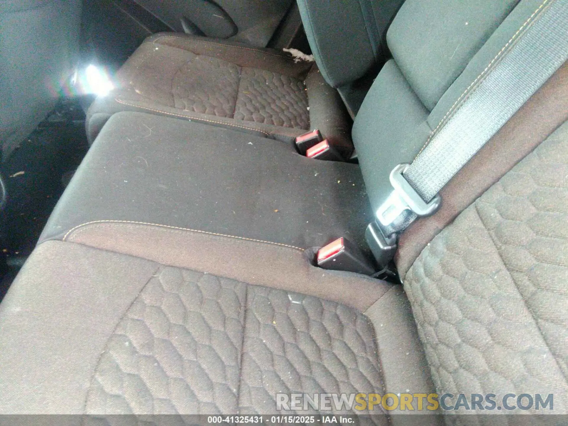 8 Photograph of a damaged car 3GNAXJEV5KL348433 CHEVROLET EQUINOX 2019