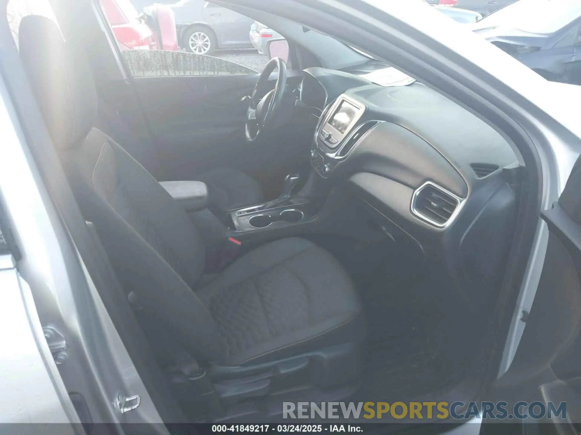 5 Photograph of a damaged car 3GNAXJEV6KS601880 CHEVROLET EQUINOX 2019