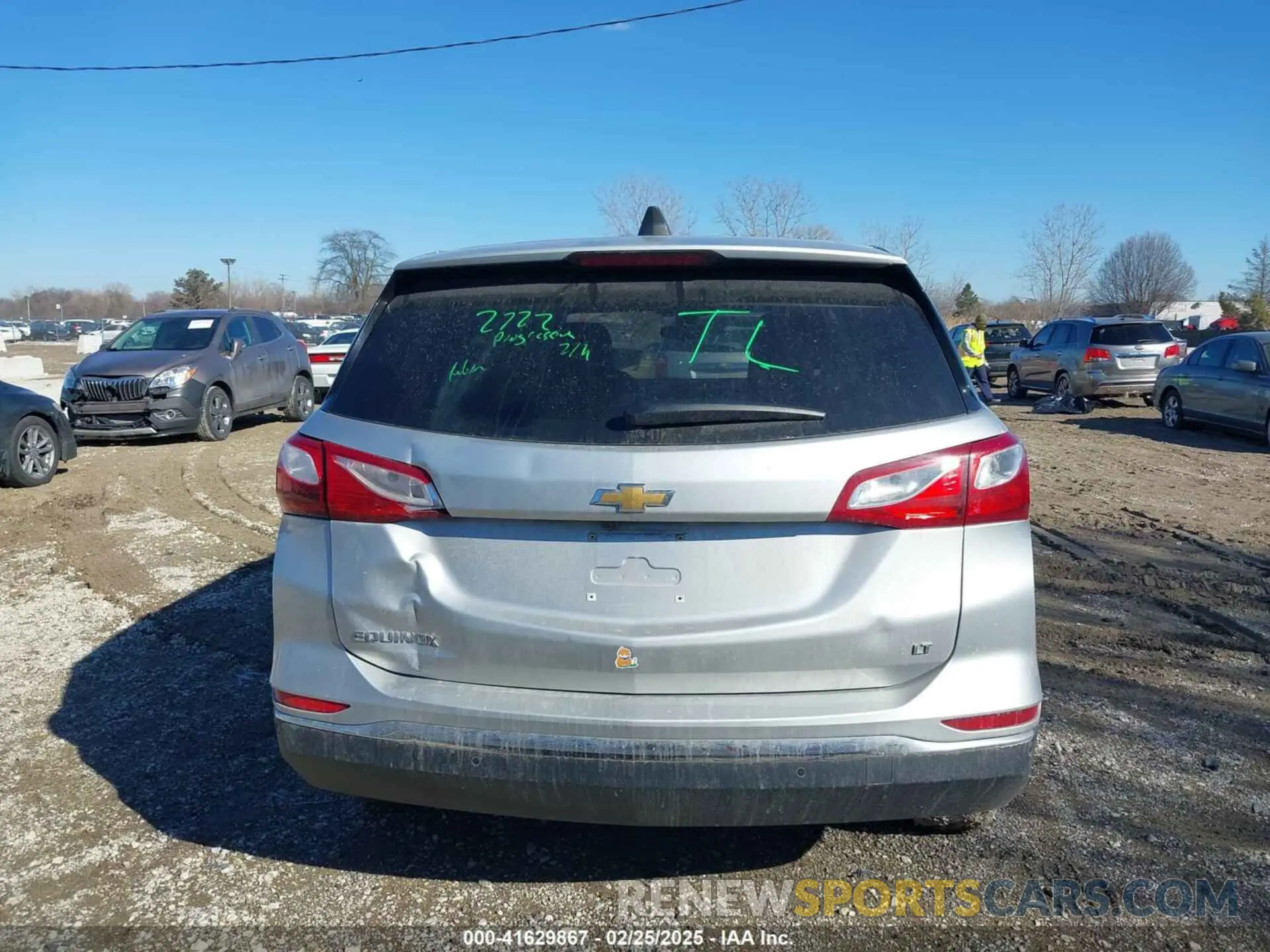 17 Photograph of a damaged car 3GNAXJEV6KS624365 CHEVROLET EQUINOX 2019