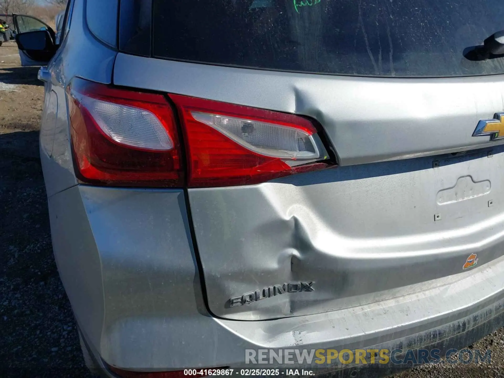 19 Photograph of a damaged car 3GNAXJEV6KS624365 CHEVROLET EQUINOX 2019