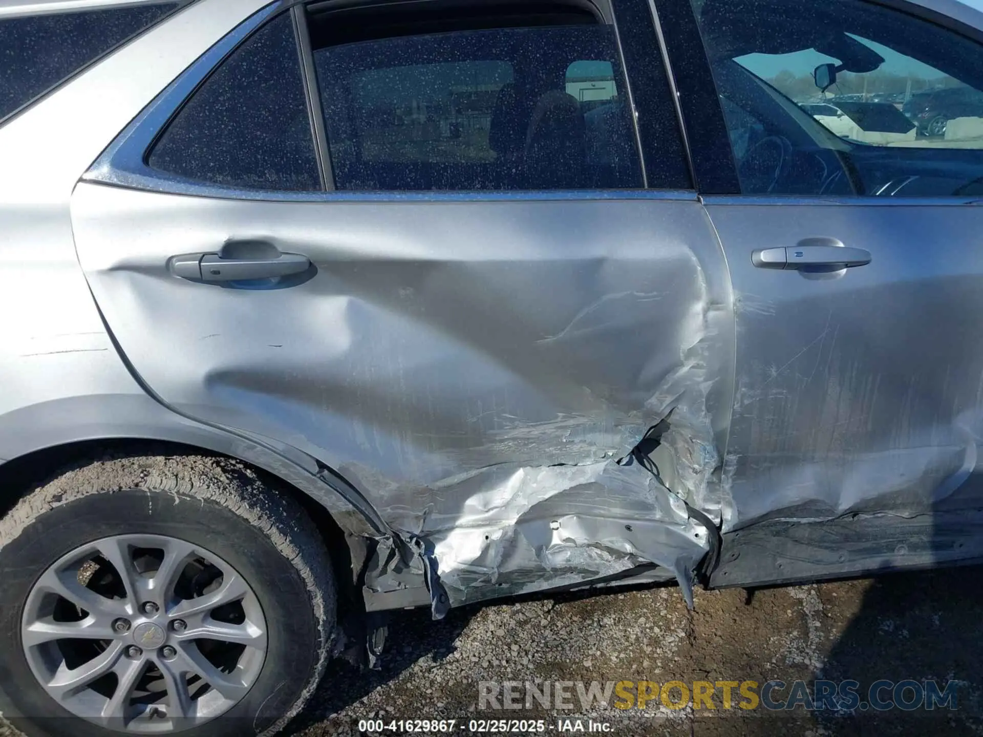 6 Photograph of a damaged car 3GNAXJEV6KS624365 CHEVROLET EQUINOX 2019