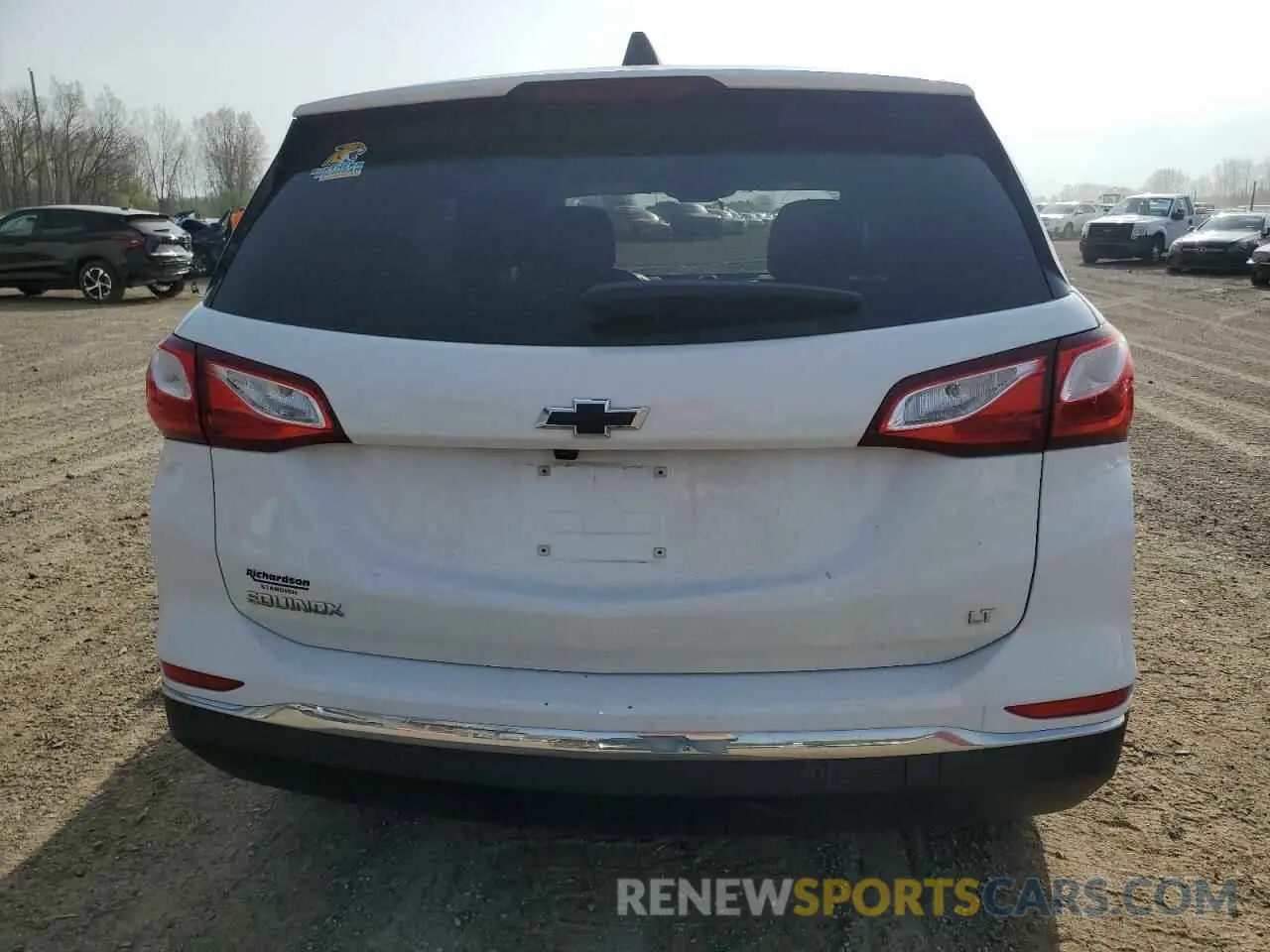 6 Photograph of a damaged car 3GNAXJEV6KS651646 CHEVROLET EQUINOX 2019