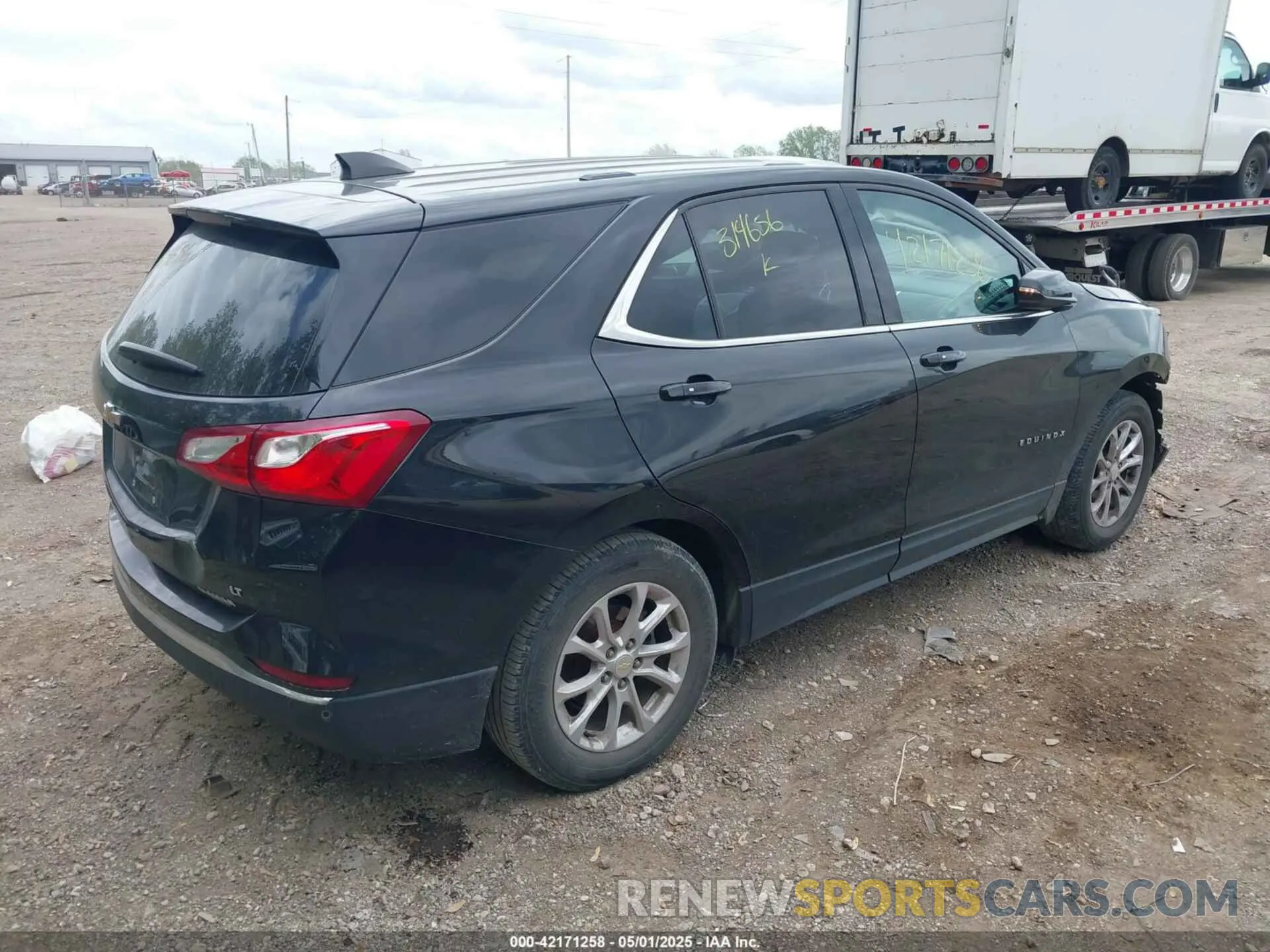 4 Photograph of a damaged car 3GNAXJEV9KL314656 CHEVROLET EQUINOX 2019