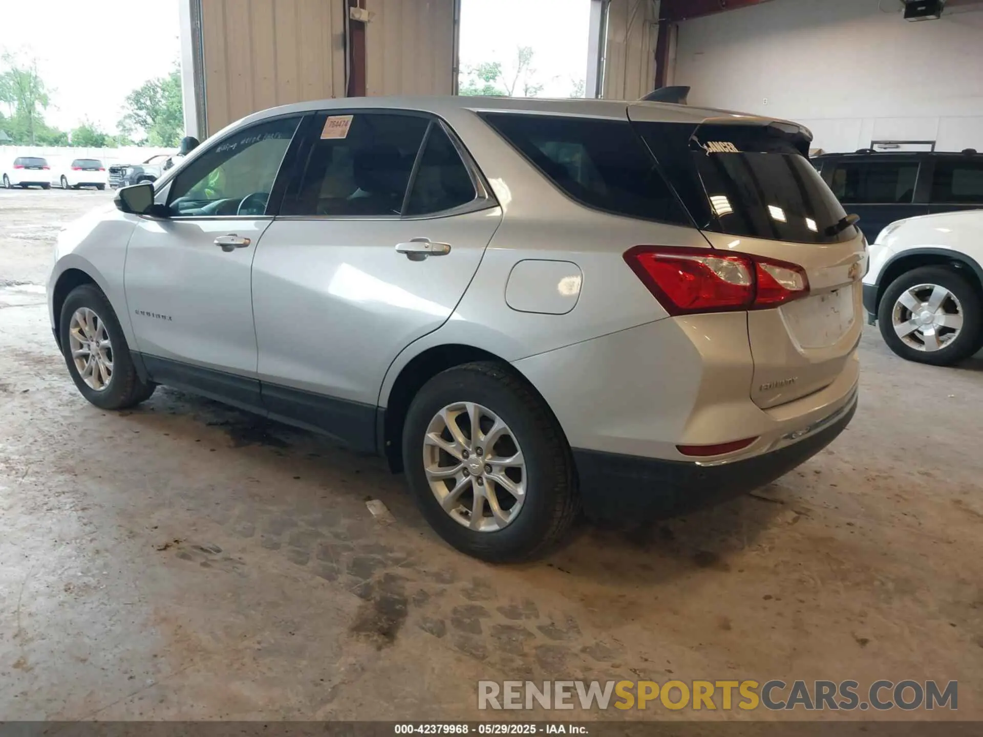 3 Photograph of a damaged car 3GNAXJEV9KS633657 CHEVROLET EQUINOX 2019