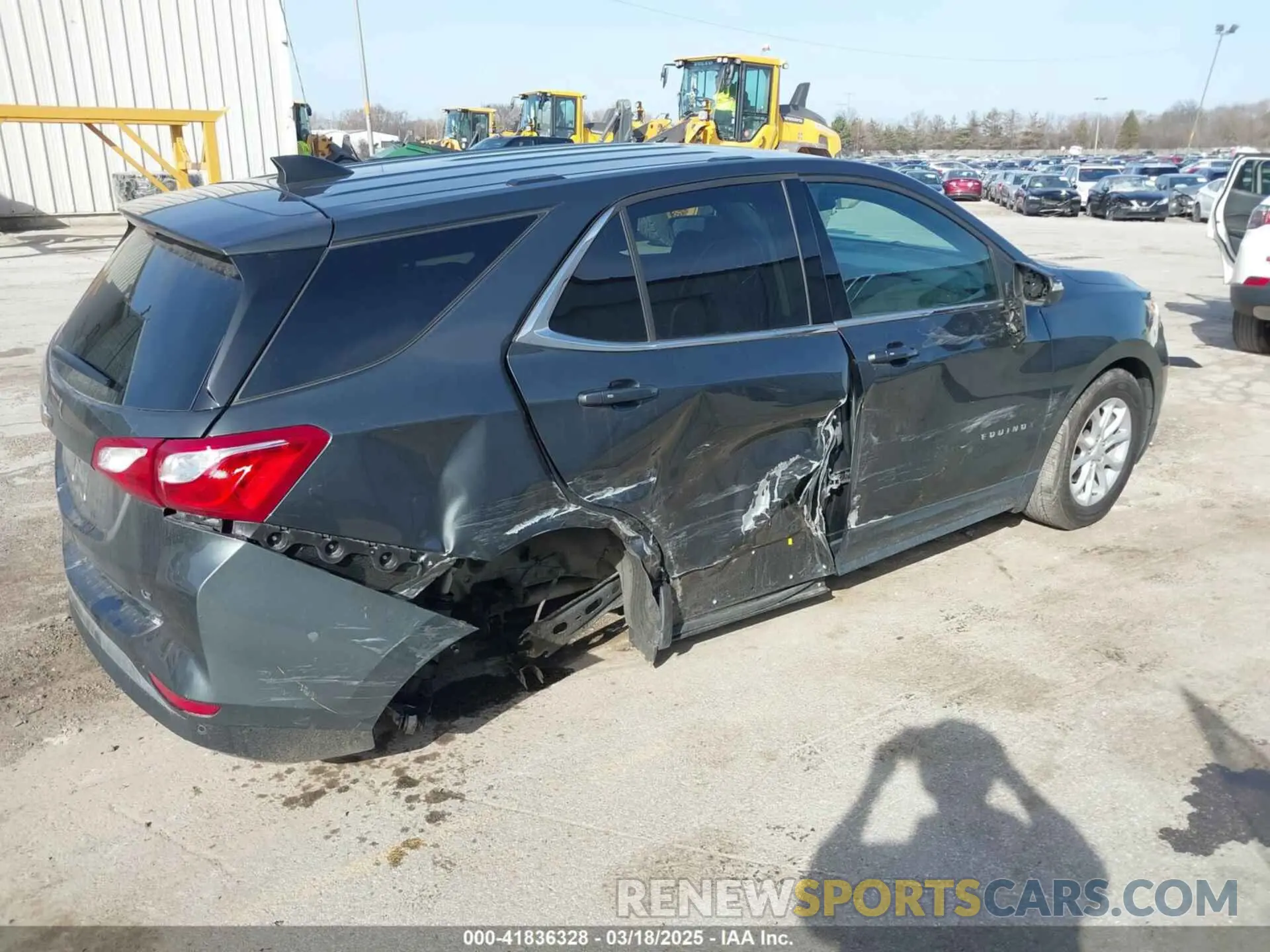 4 Photograph of a damaged car 3GNAXJEVXKS629083 CHEVROLET EQUINOX 2019