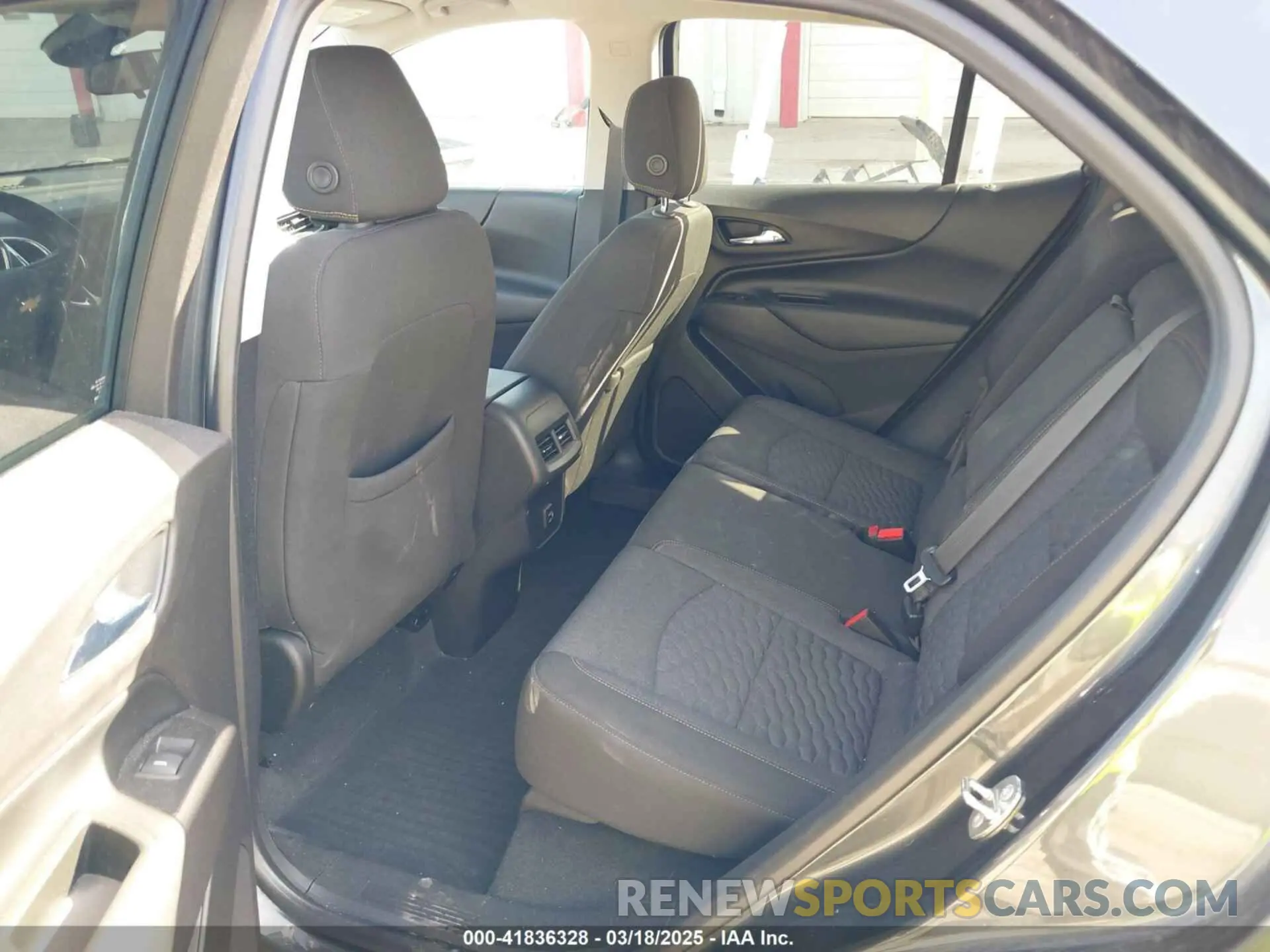 8 Photograph of a damaged car 3GNAXJEVXKS629083 CHEVROLET EQUINOX 2019