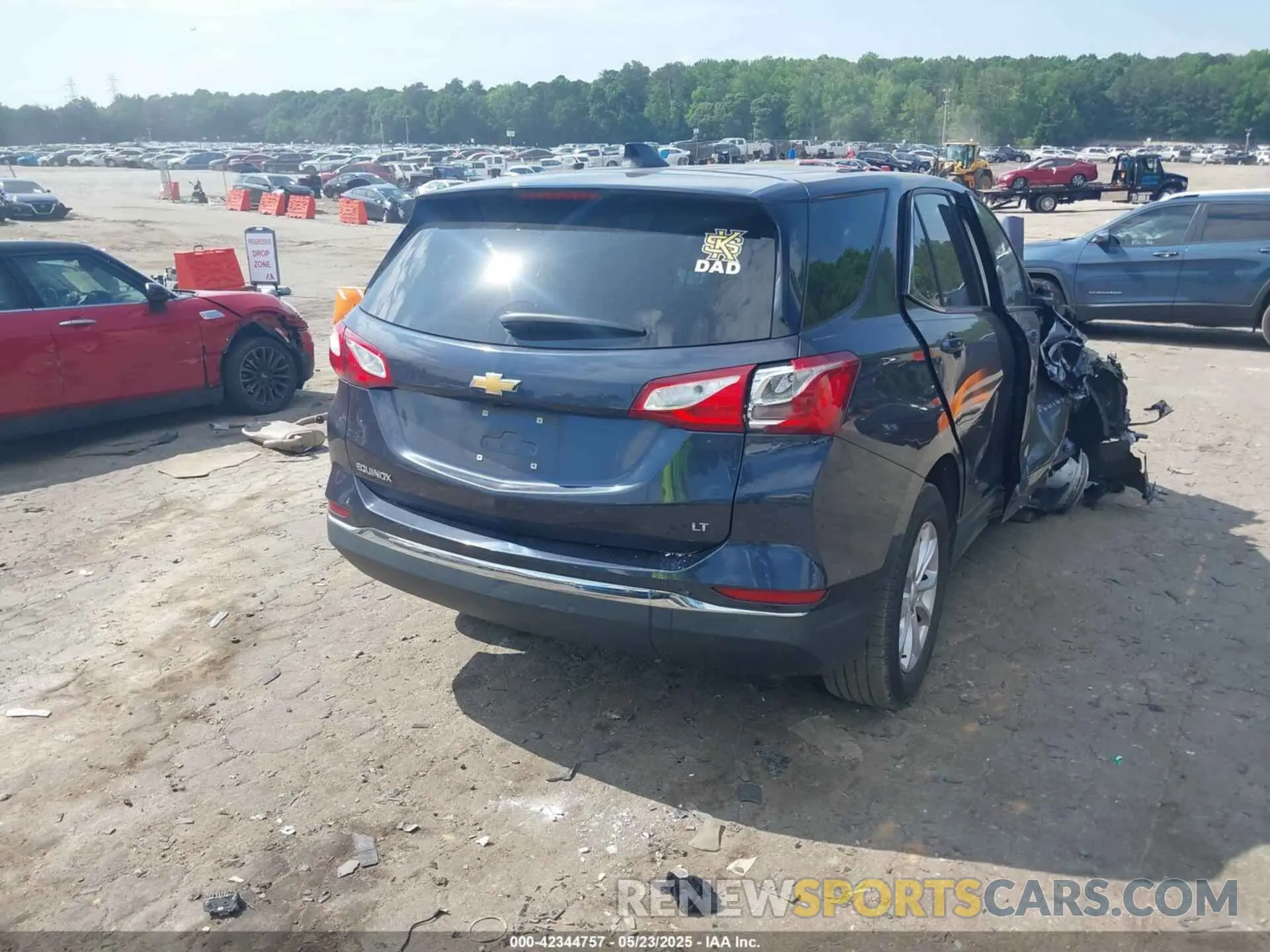 4 Photograph of a damaged car 3GNAXKEV0KL105506 CHEVROLET EQUINOX 2019