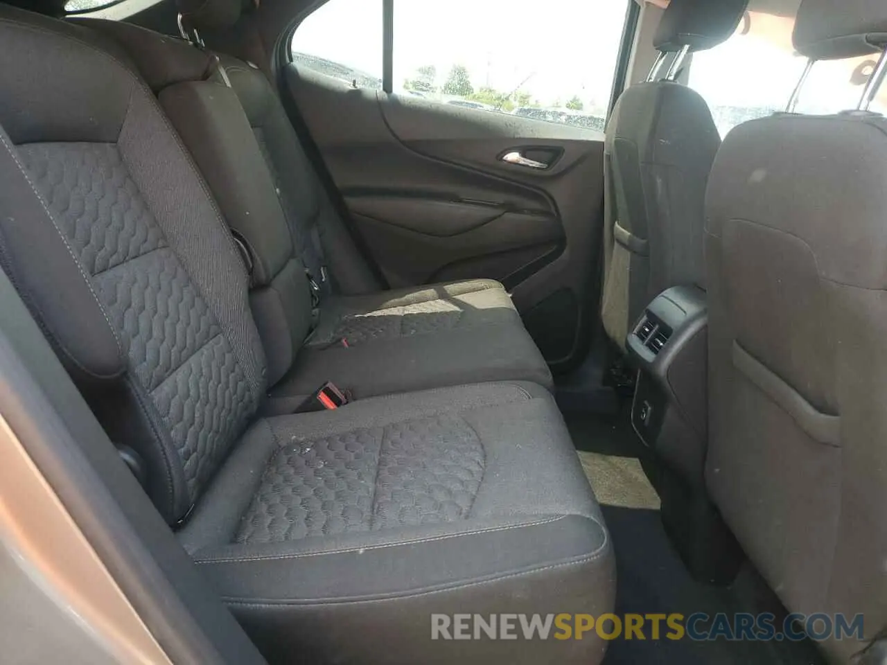 11 Photograph of a damaged car 3GNAXKEV0KL135024 CHEVROLET EQUINOX 2019