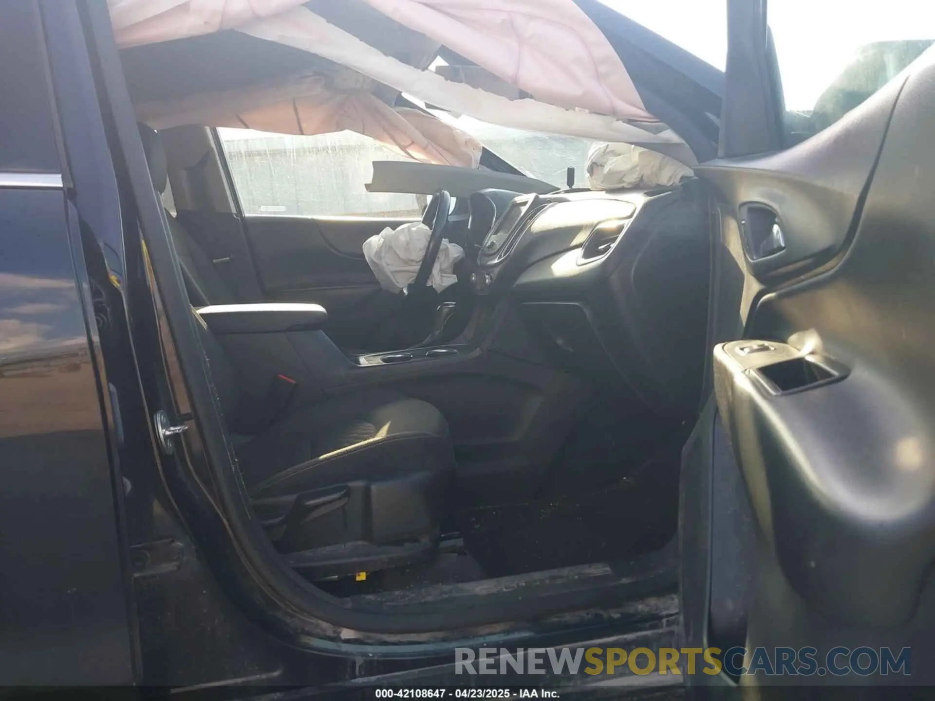 5 Photograph of a damaged car 3GNAXKEV0KL218369 CHEVROLET EQUINOX 2019