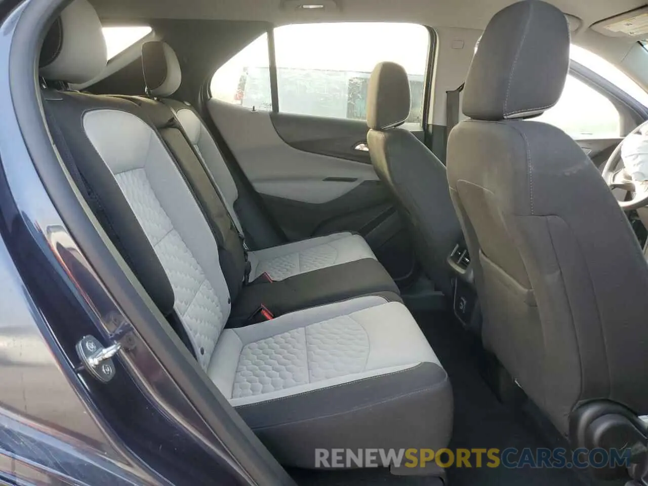 11 Photograph of a damaged car 3GNAXKEV0KL240419 CHEVROLET EQUINOX 2019