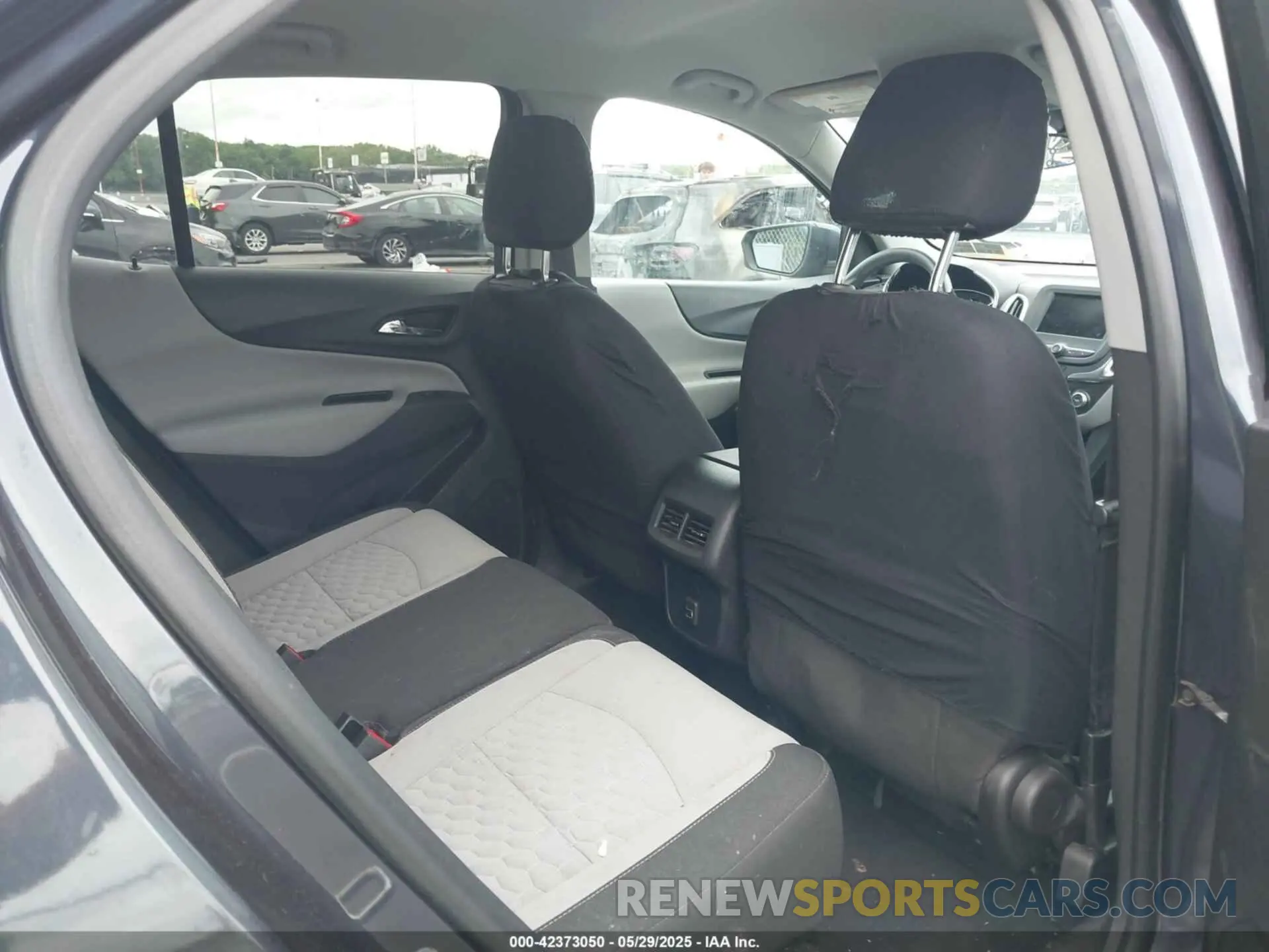 8 Photograph of a damaged car 3GNAXKEV0KL264087 CHEVROLET EQUINOX 2019