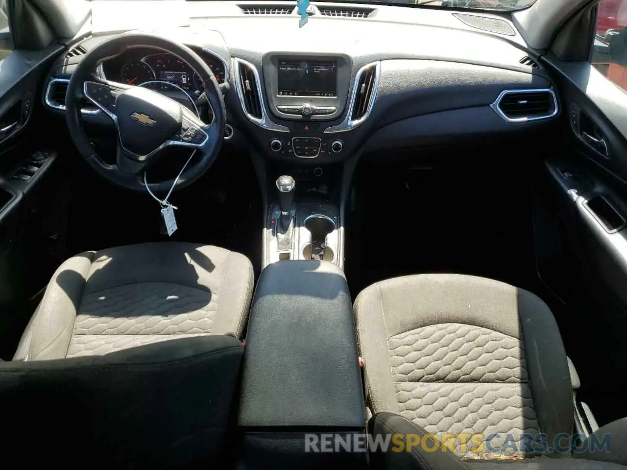 8 Photograph of a damaged car 3GNAXKEV0KS534683 CHEVROLET EQUINOX 2019