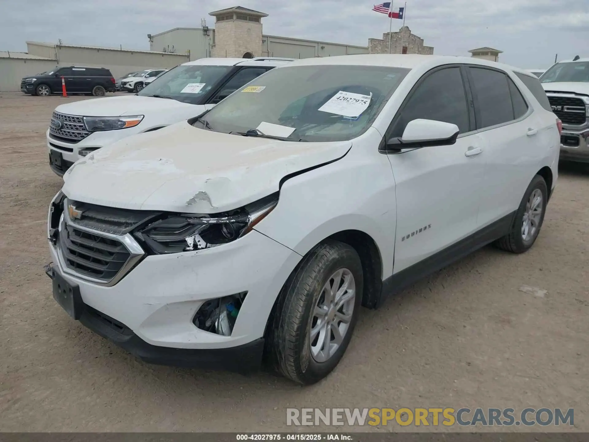 2 Photograph of a damaged car 3GNAXKEV0KS599890 CHEVROLET EQUINOX 2019
