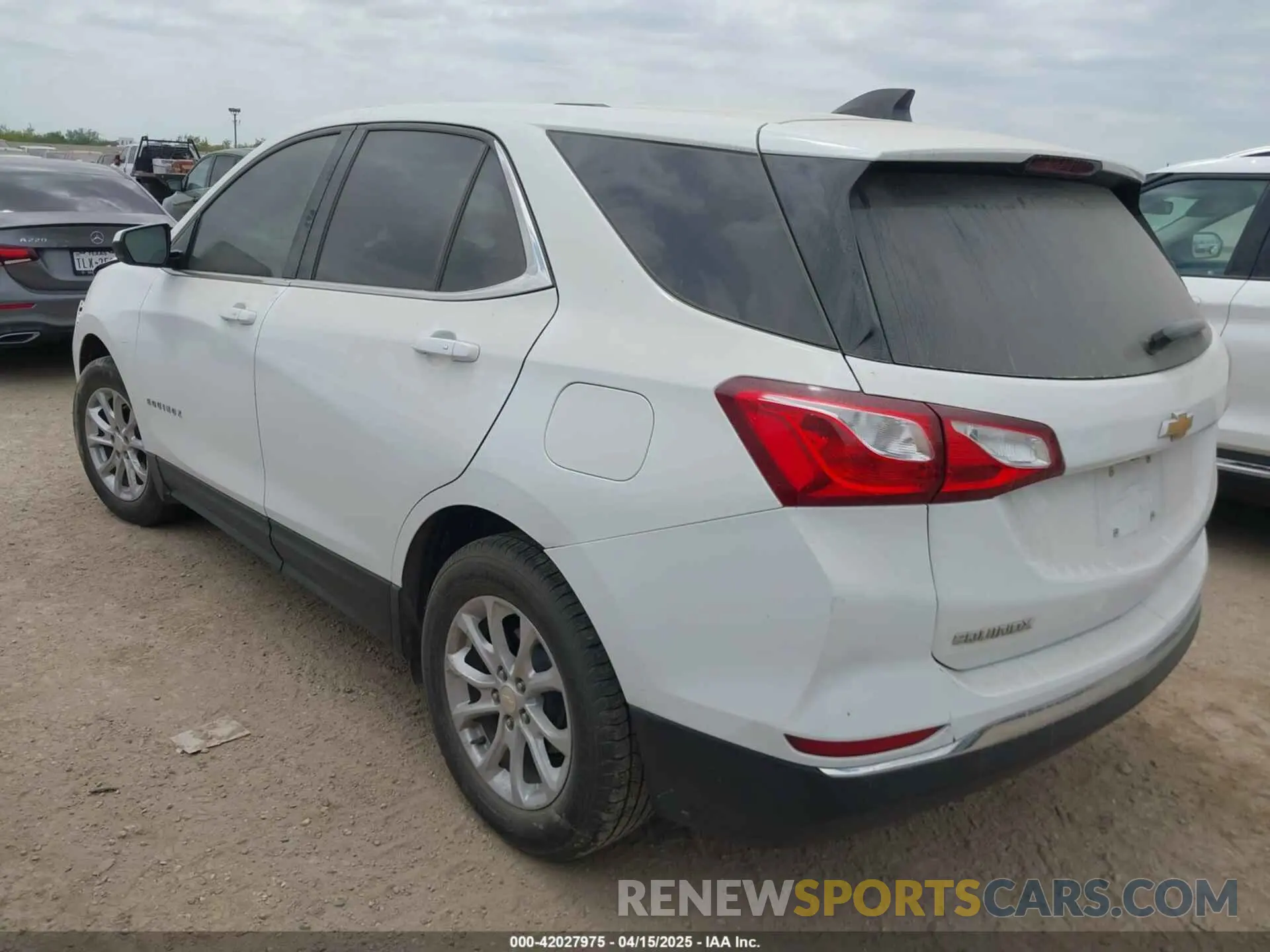3 Photograph of a damaged car 3GNAXKEV0KS599890 CHEVROLET EQUINOX 2019